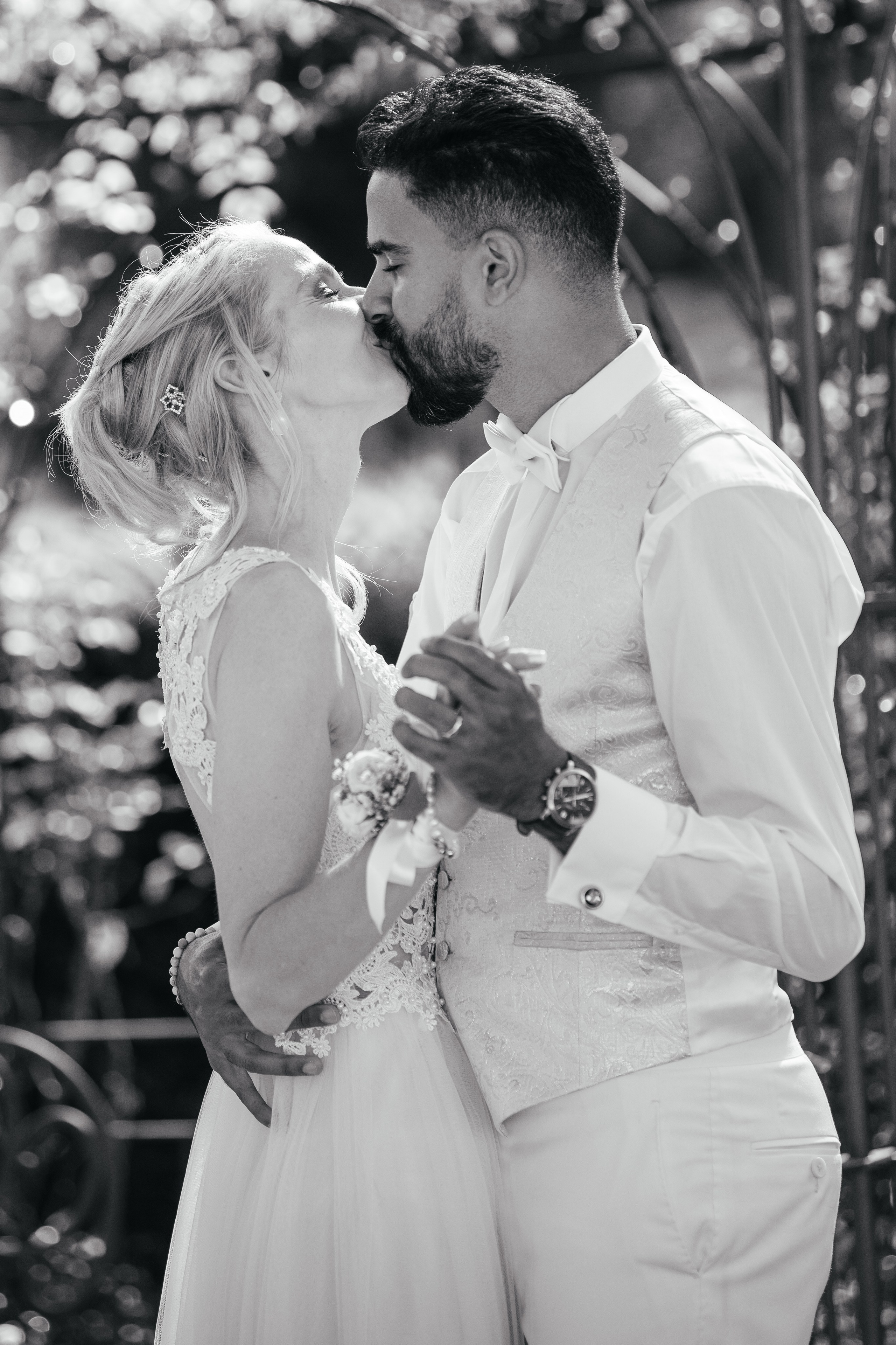 FLORENCE & JAMAL Dübendorf, Switzerland. I am Elena Altendorfer. Wedding photographer in Zurich and Switzerland