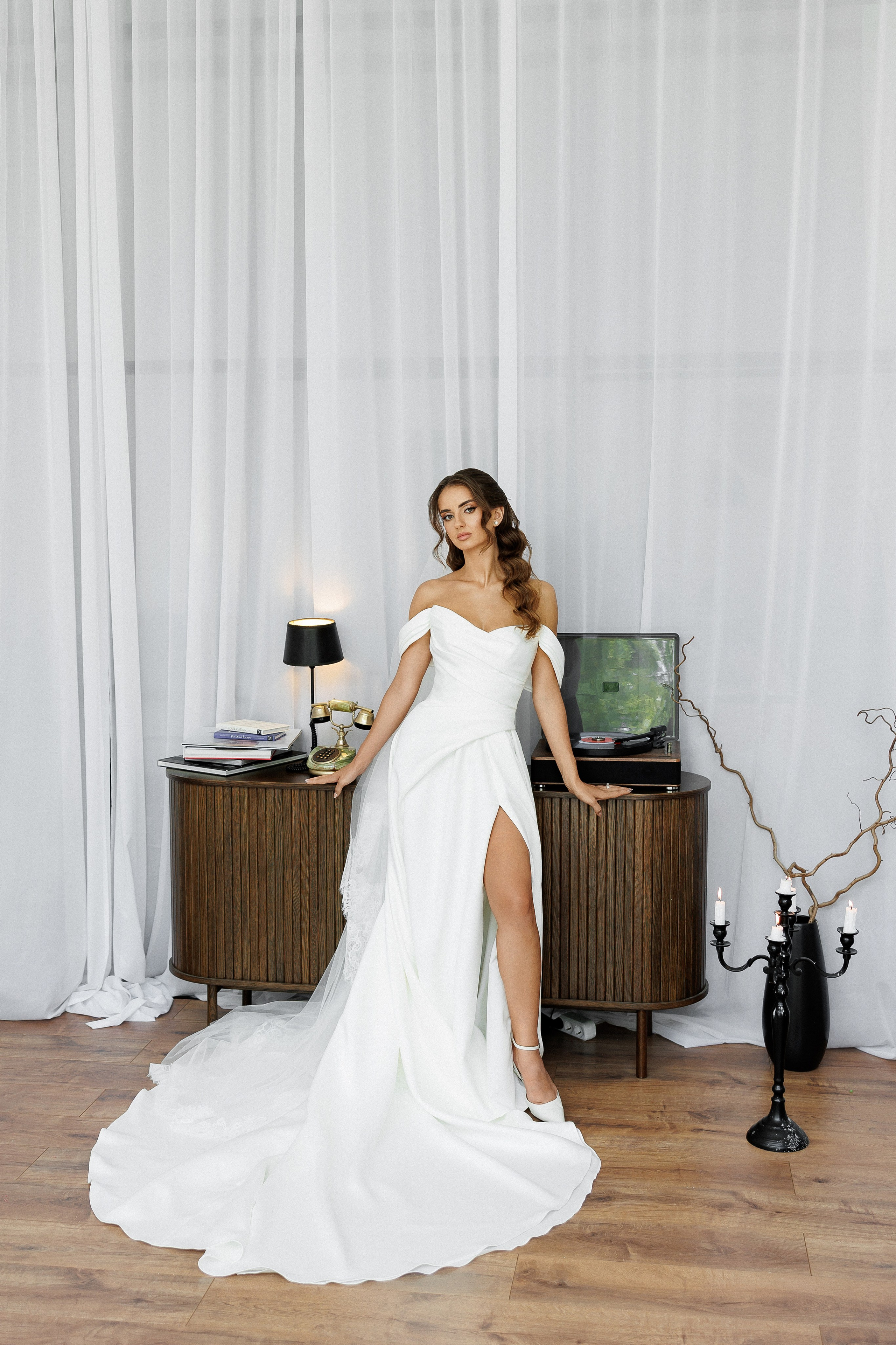 Eugen & Livia — Grand Elysee — Wedding Day. Servicii Foto și Video 067188353