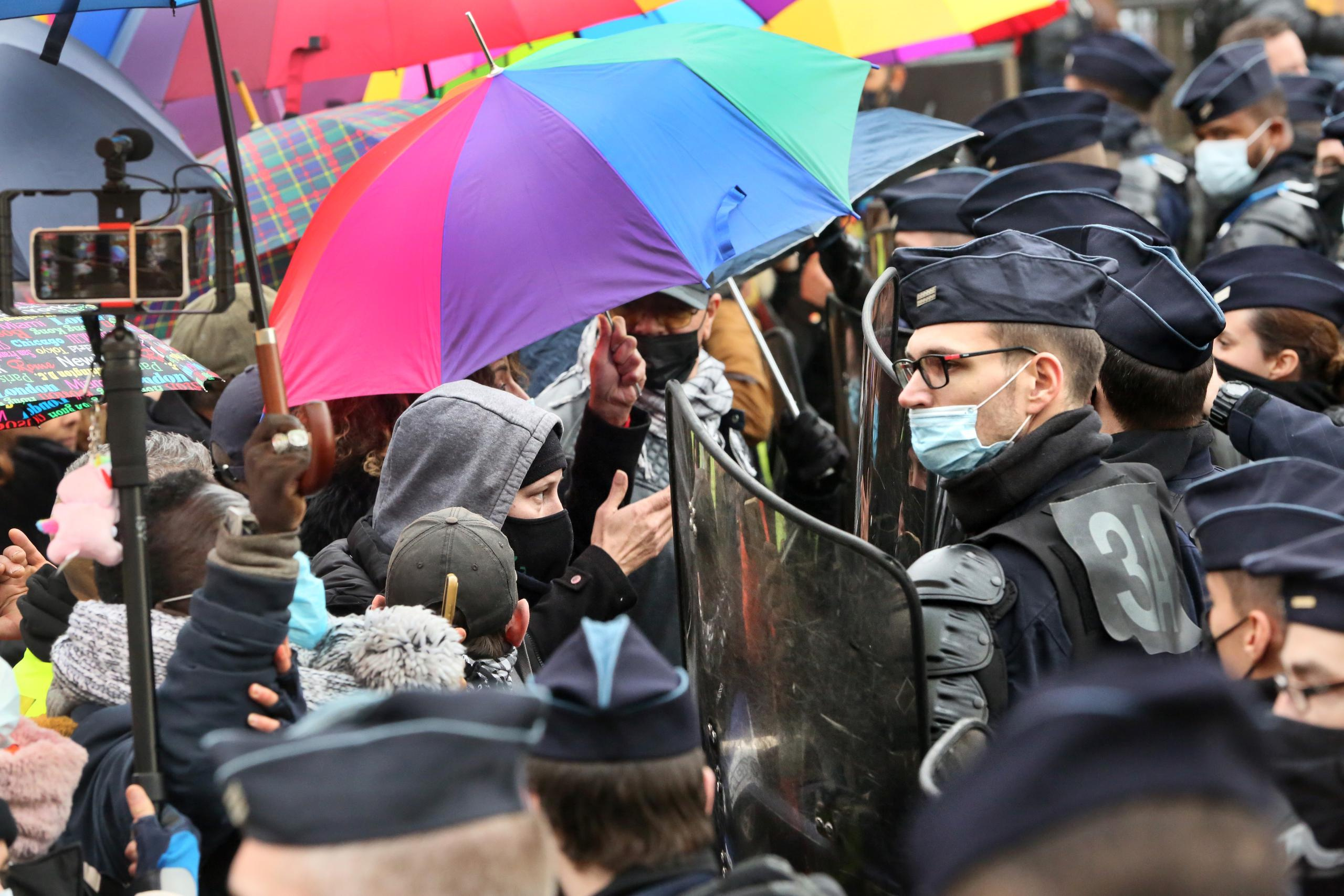 Manifestations contre la loi de la « sécurité globale ». Natalia Bogdanovska. Films et photographie corporate en France