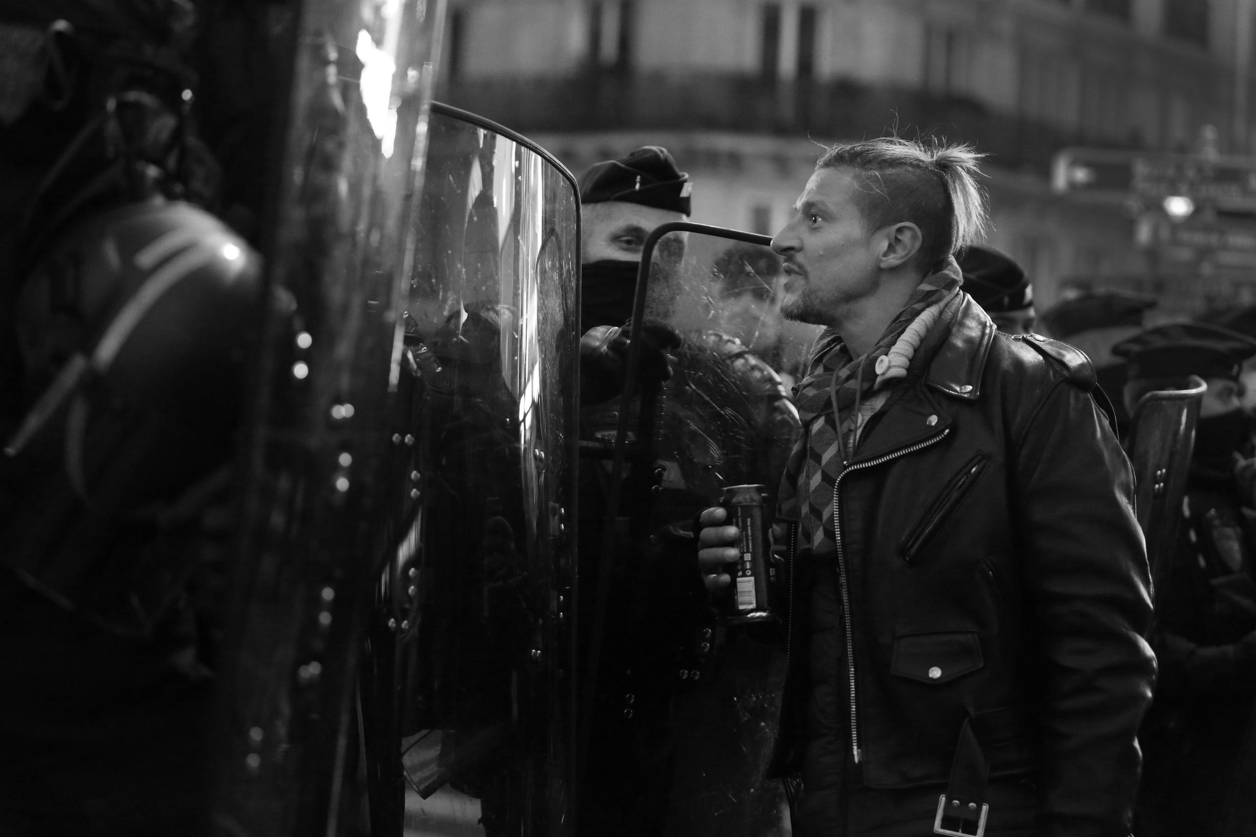 Manifestations contre la loi de la « sécurité globale ». Natalia Bogdanovska. Films et photographie corporate en France