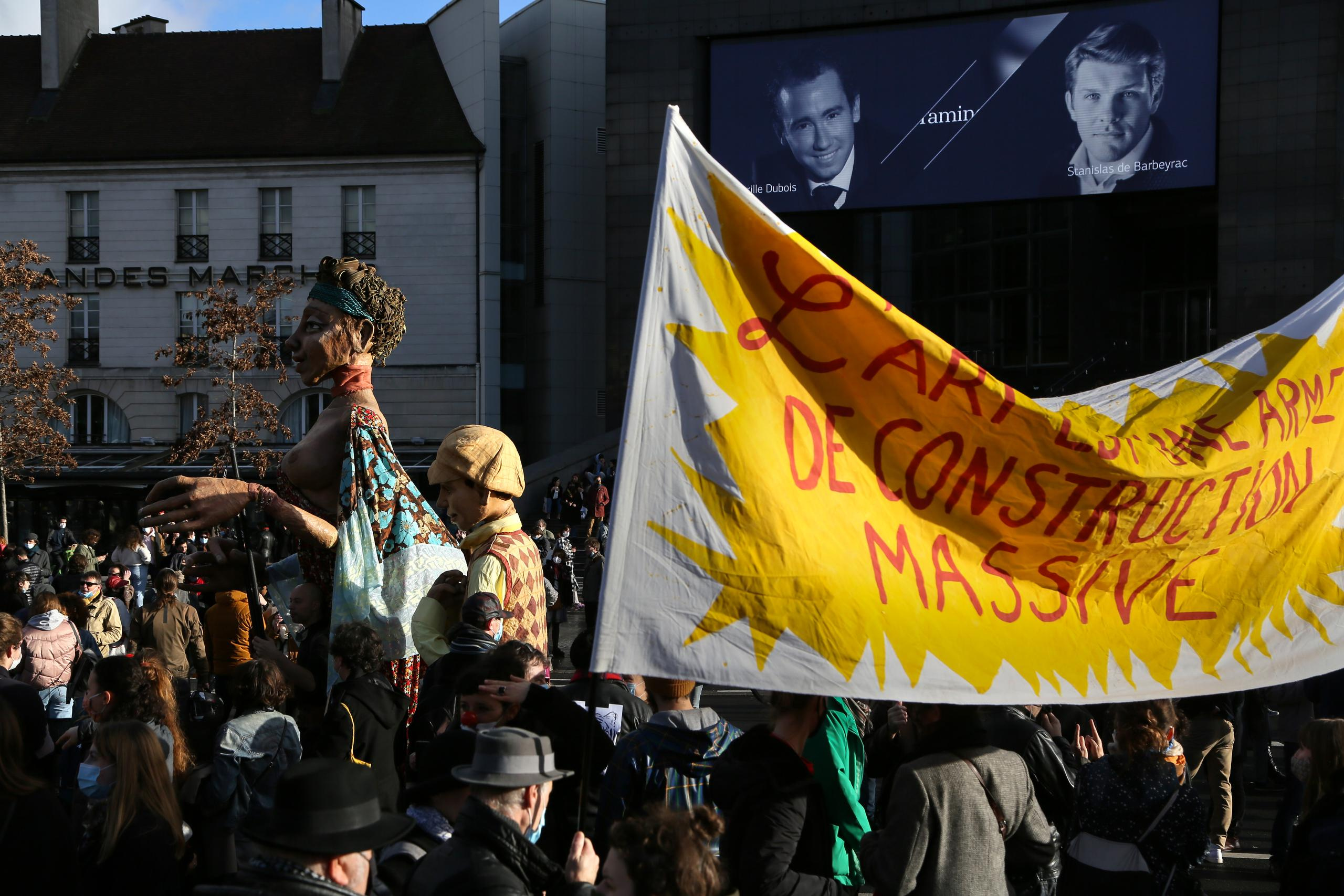 Manifestations contre la loi de la « sécurité globale ». Natalia Bogdanovska. Films et photographie corporate en France