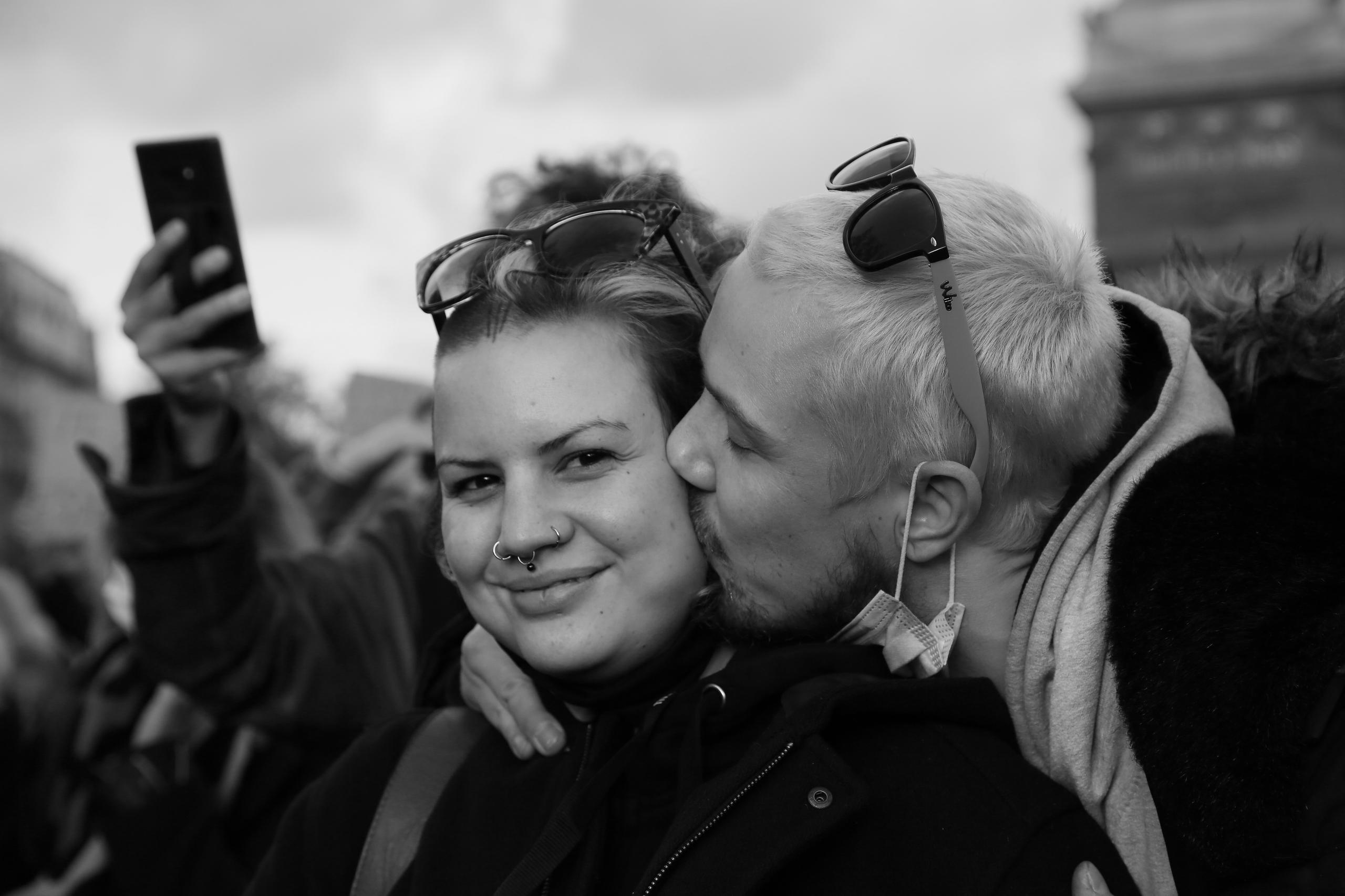 Manifestations contre la loi de la « sécurité globale ». Natalia Bogdanovska. Films et photographie corporate en France