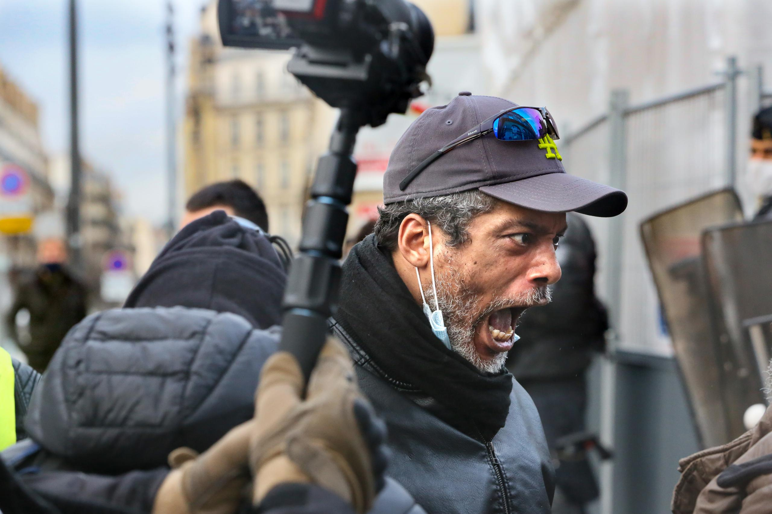 Manifestations contre la loi de la « sécurité globale ». Natalia Bogdanovska. Films et photographie corporate en France