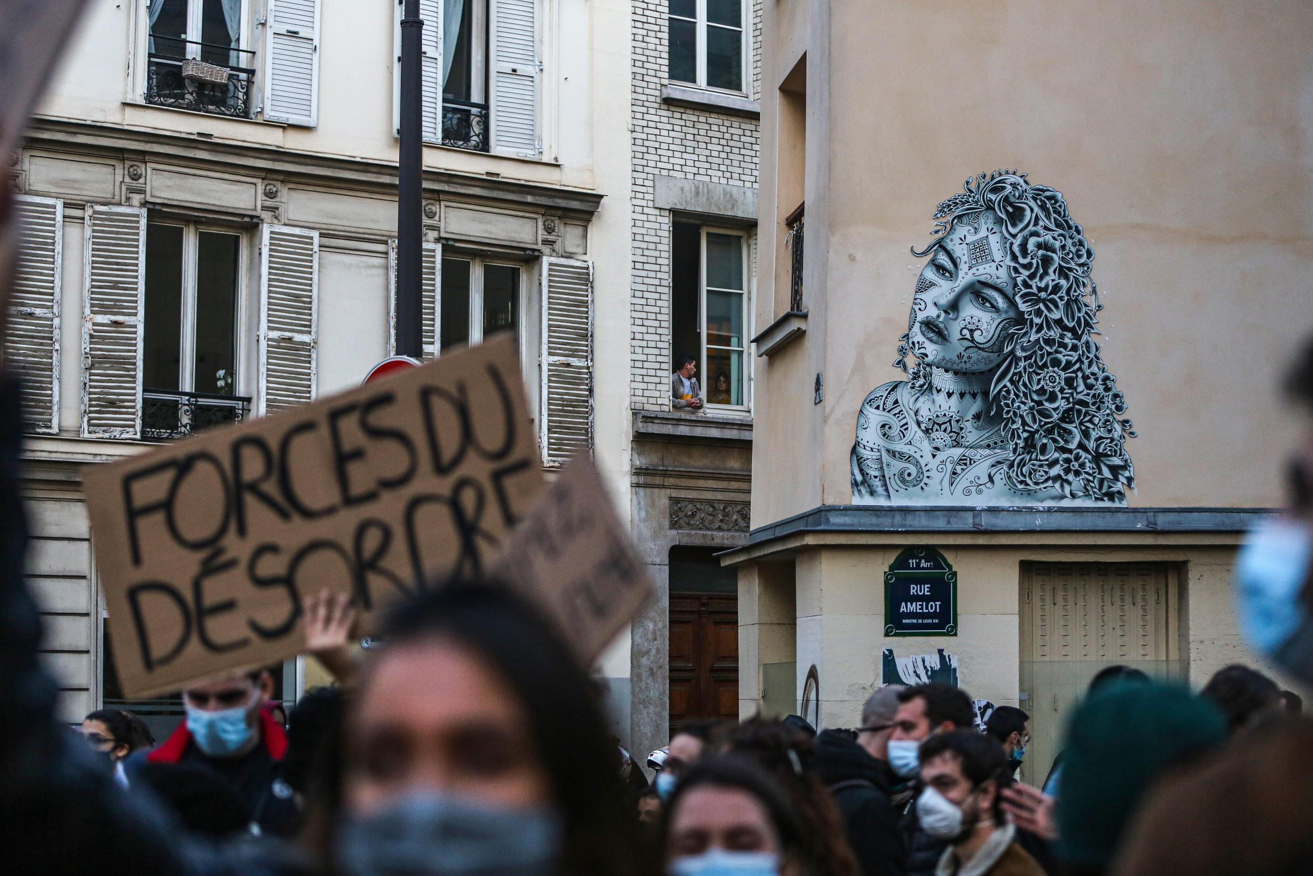 Manifestations contre la loi de la « sécurité globale ». Natalia Bogdanovska. Films et photographie corporate en France