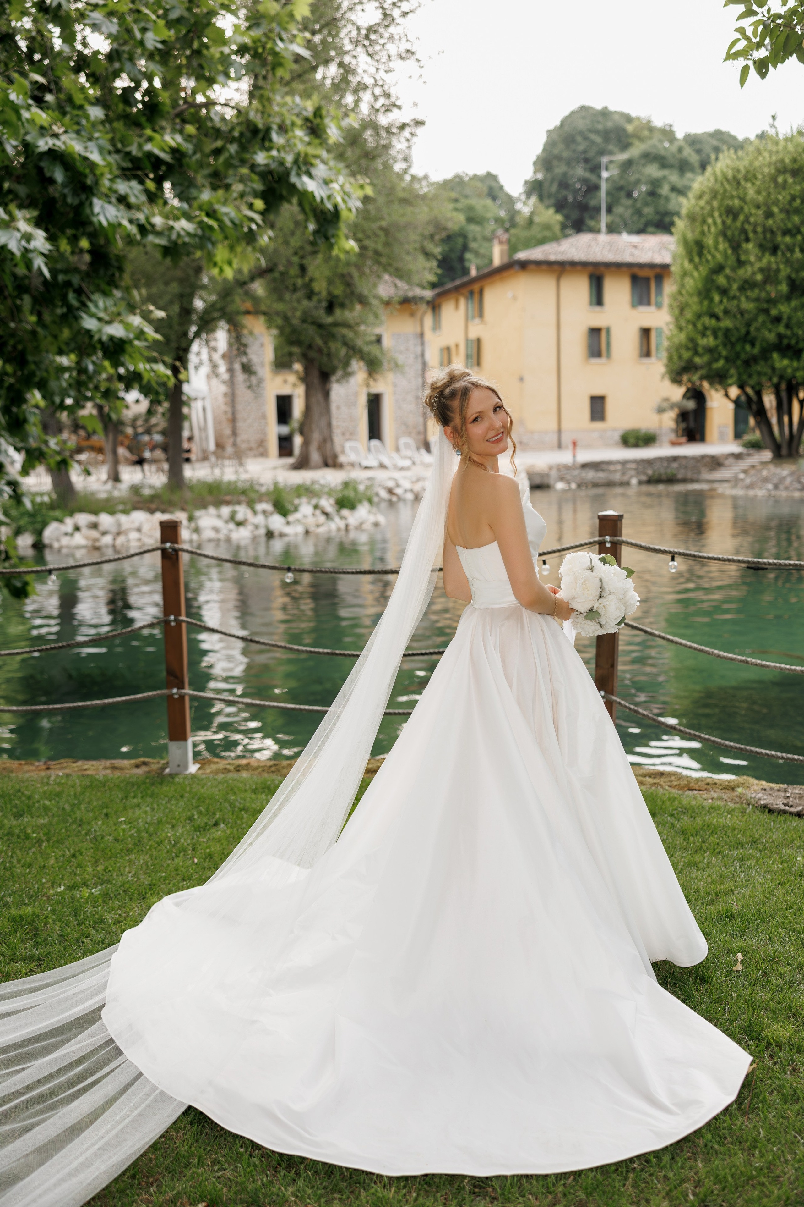 Wedding. Fotografo professionista specializzato in fotografia di matrimoni, cermonie ed eventi!