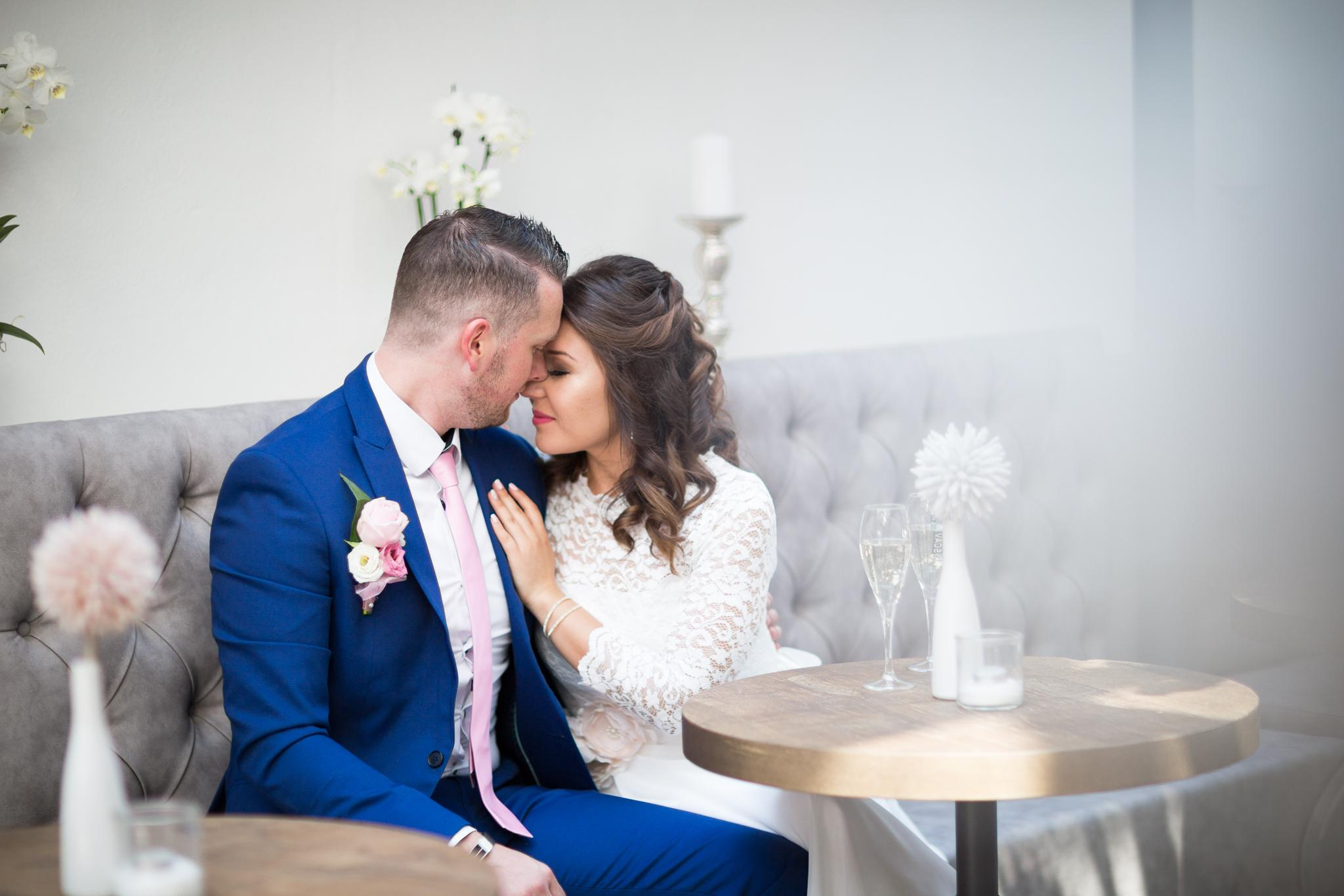 Alt- Brautpaar während der Trauung – professionelle Hochzeitsfotografie in Deutschland