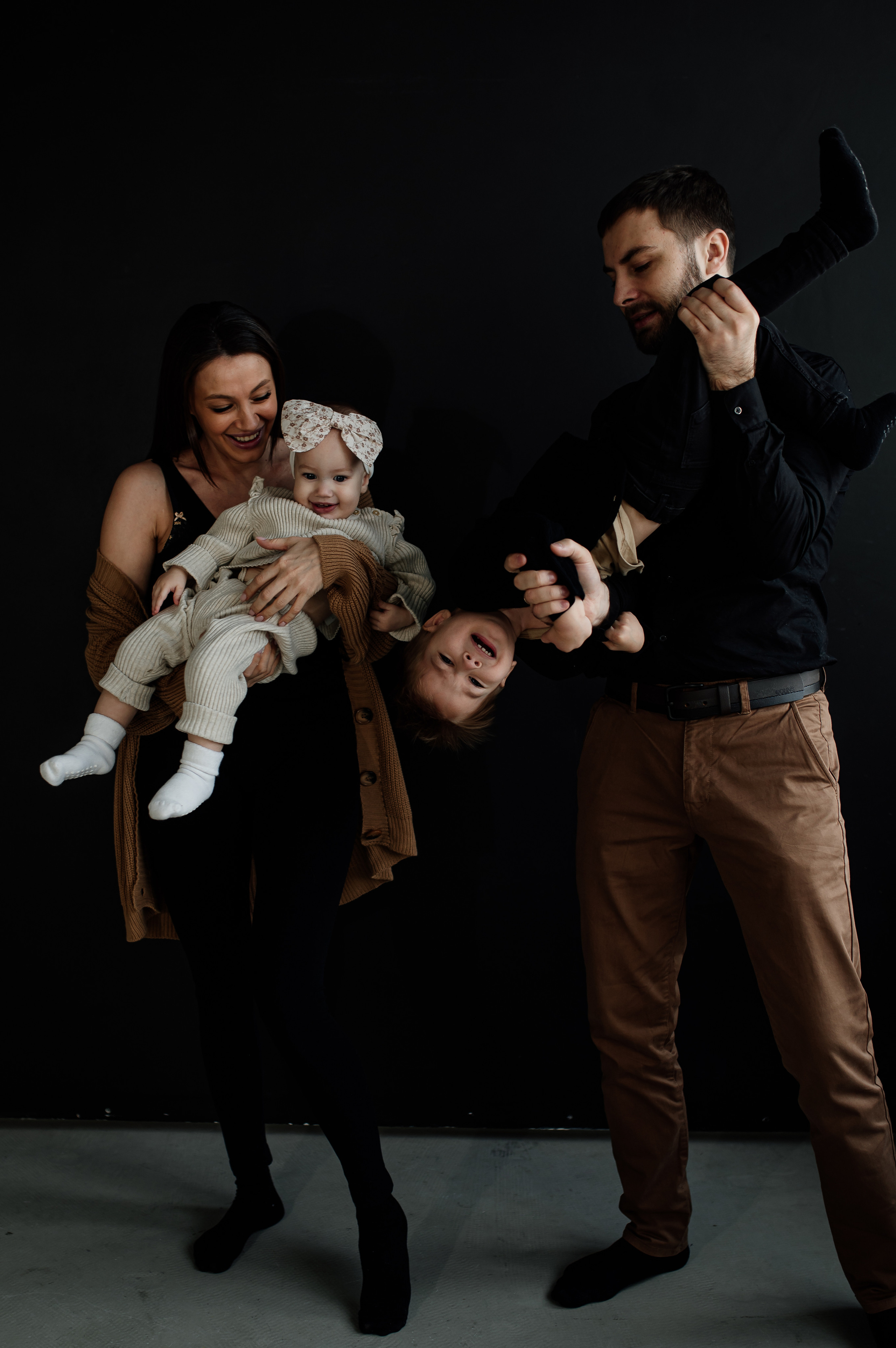 Family. Wedding and commercial photographer