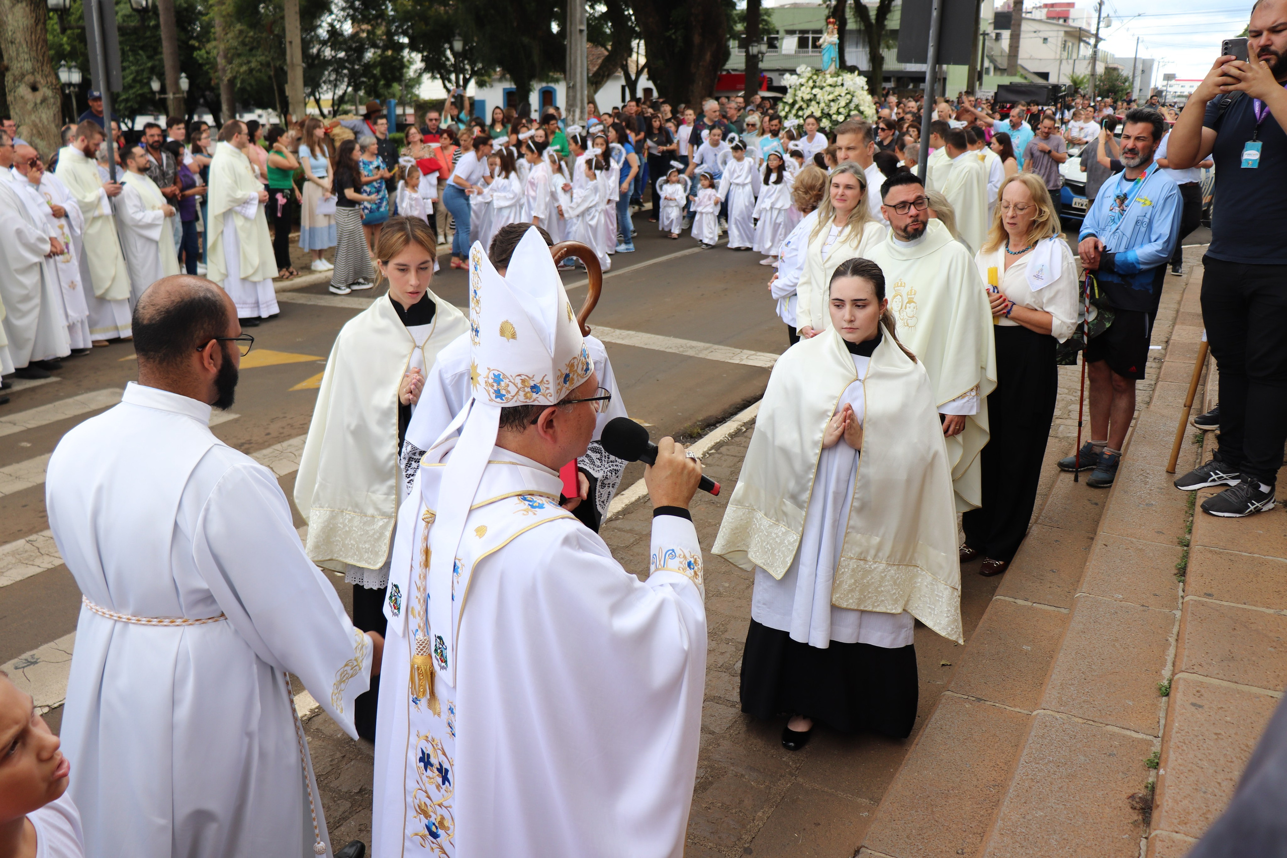 Peregrinação Nossa Senhora de Belém. Handa Produções
