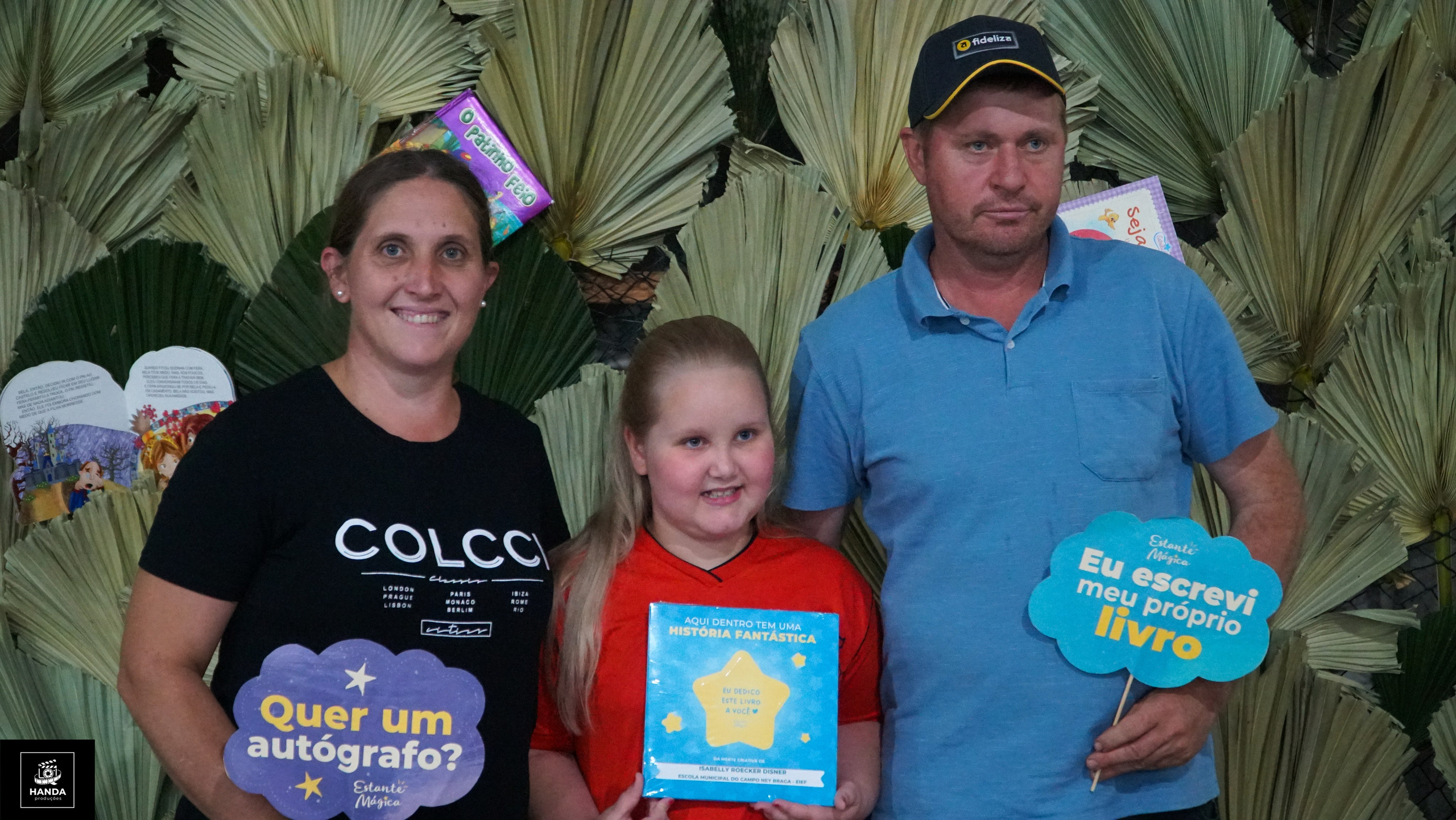 Noite autógrafos colégio Aurélio Buarque de Holanda. Handa Produções