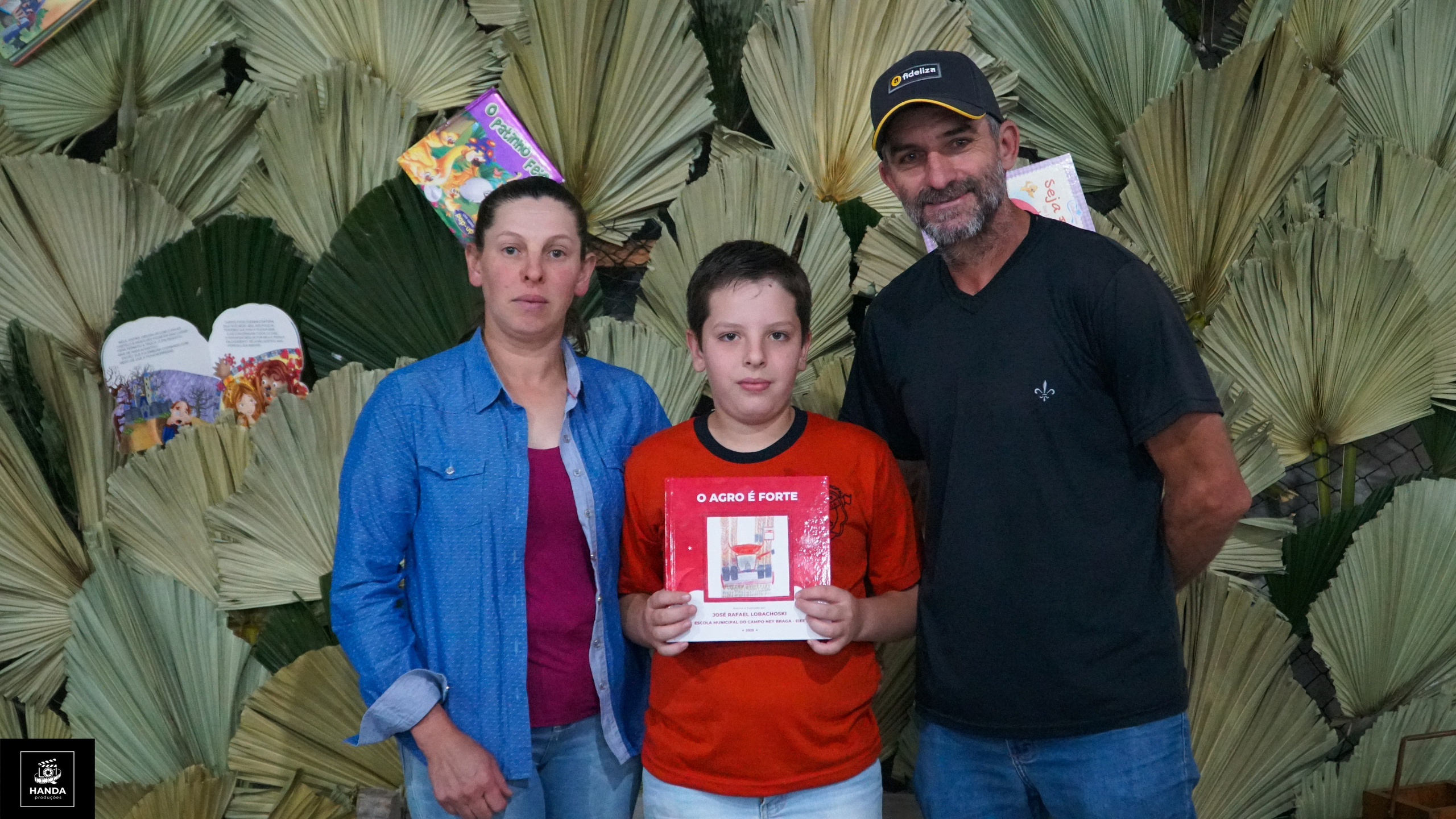 Noite autógrafos colégio Aurélio Buarque de Holanda. Handa Produções