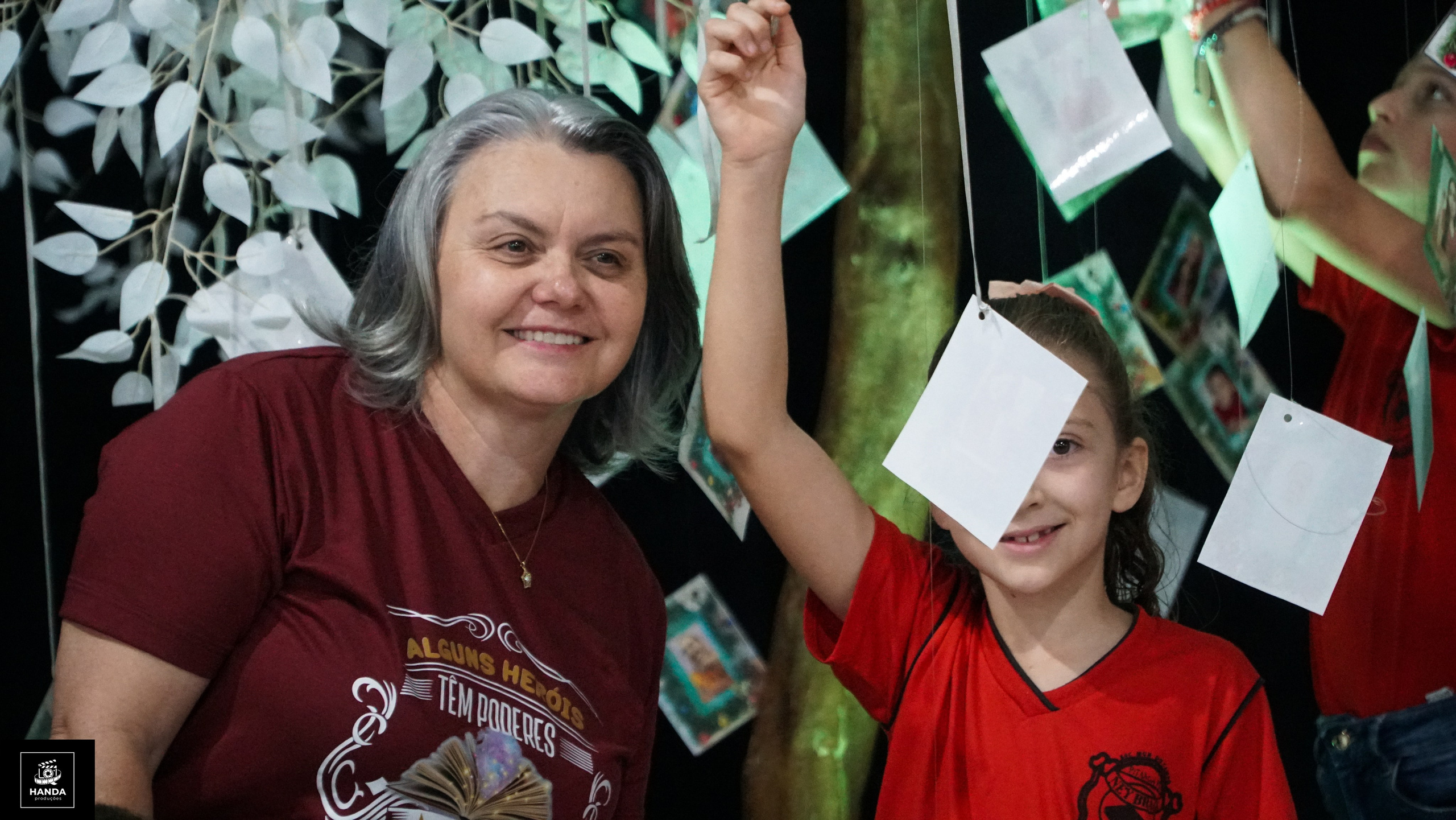 Noite autógrafos colégio Aurélio Buarque de Holanda. Handa Produções