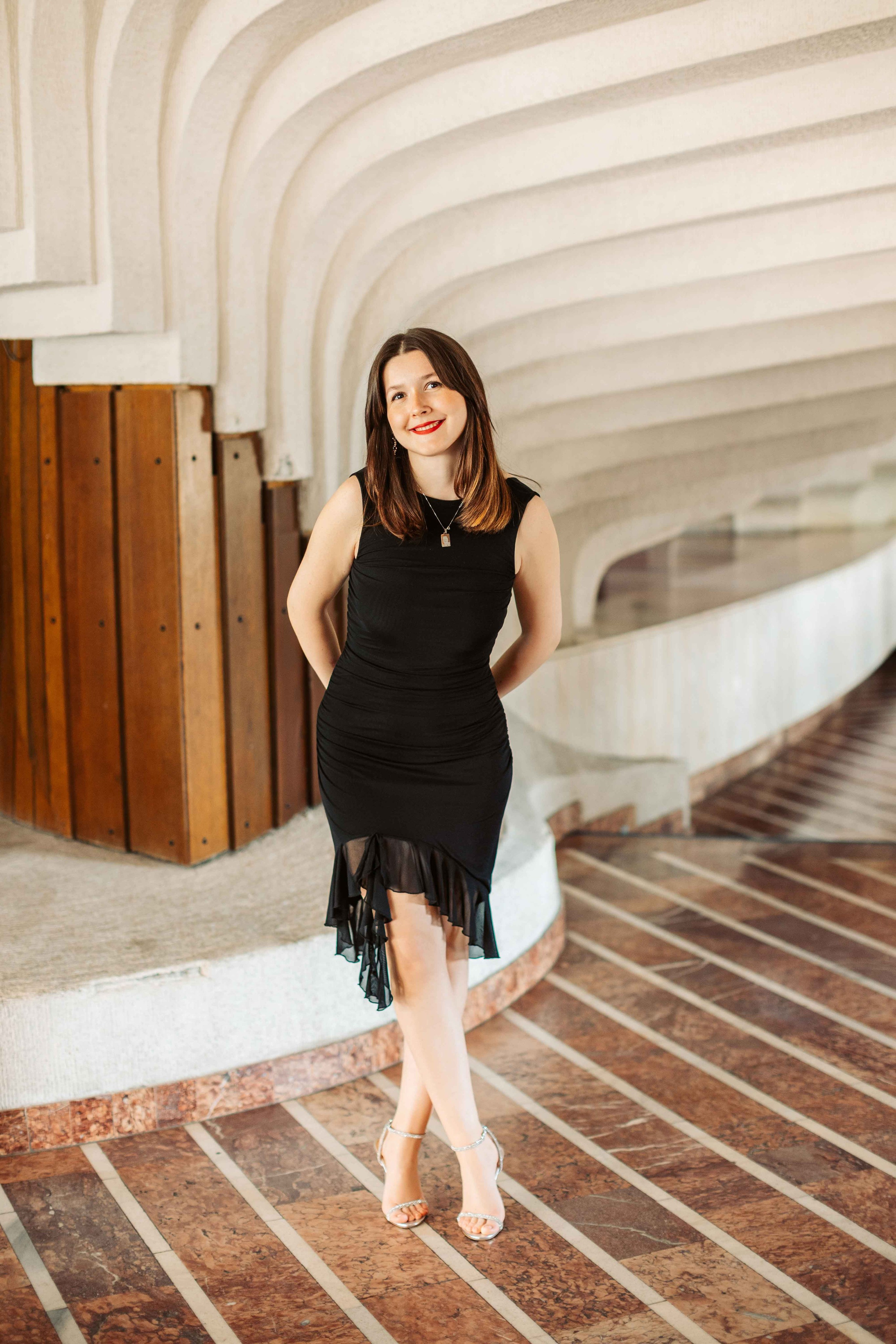 12C — Unirea. Contrast Studio