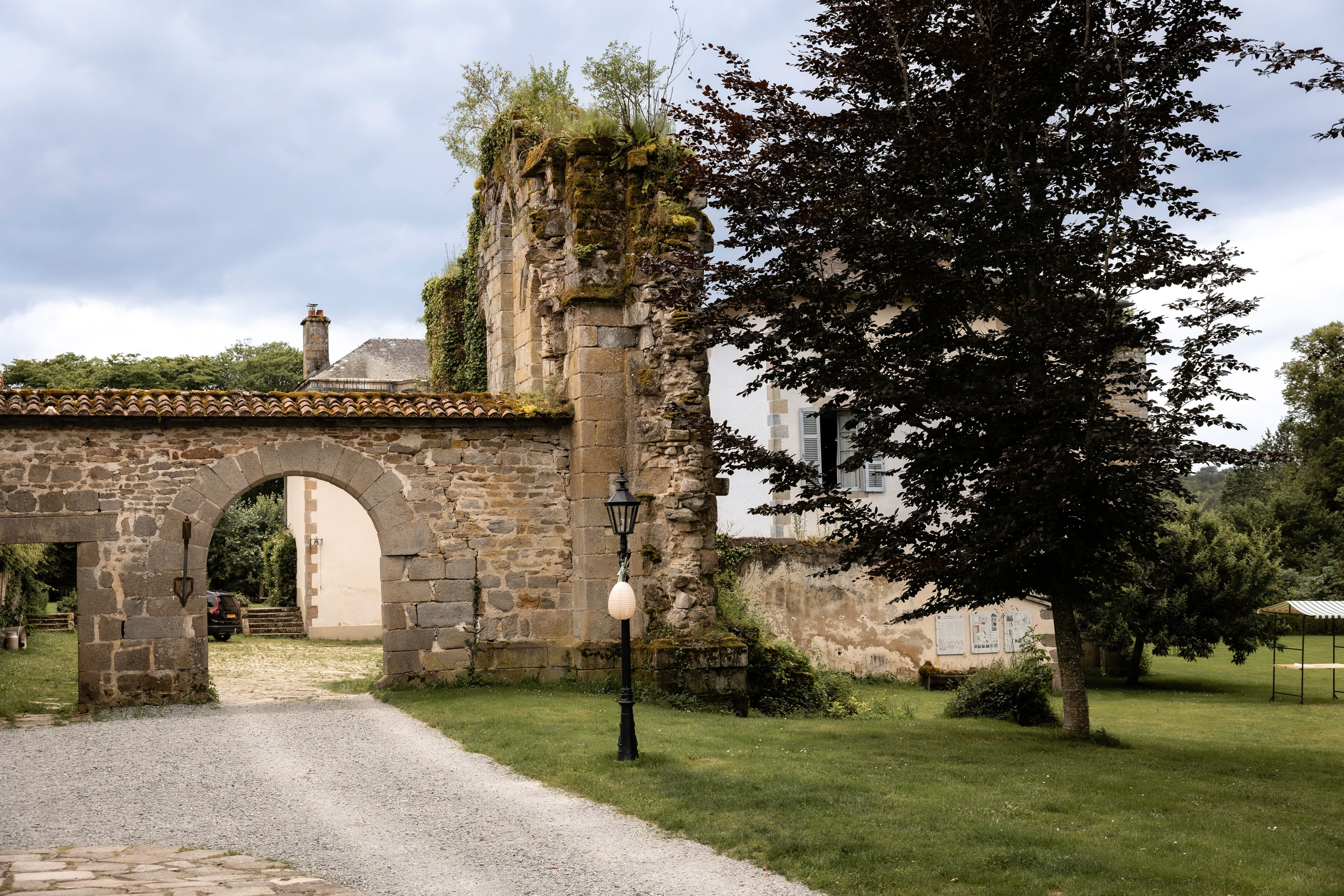 Abbaye du Palais, Destination. Eugénie Smirnova — Photographe à Toulouse et dans le Sud-Ouest