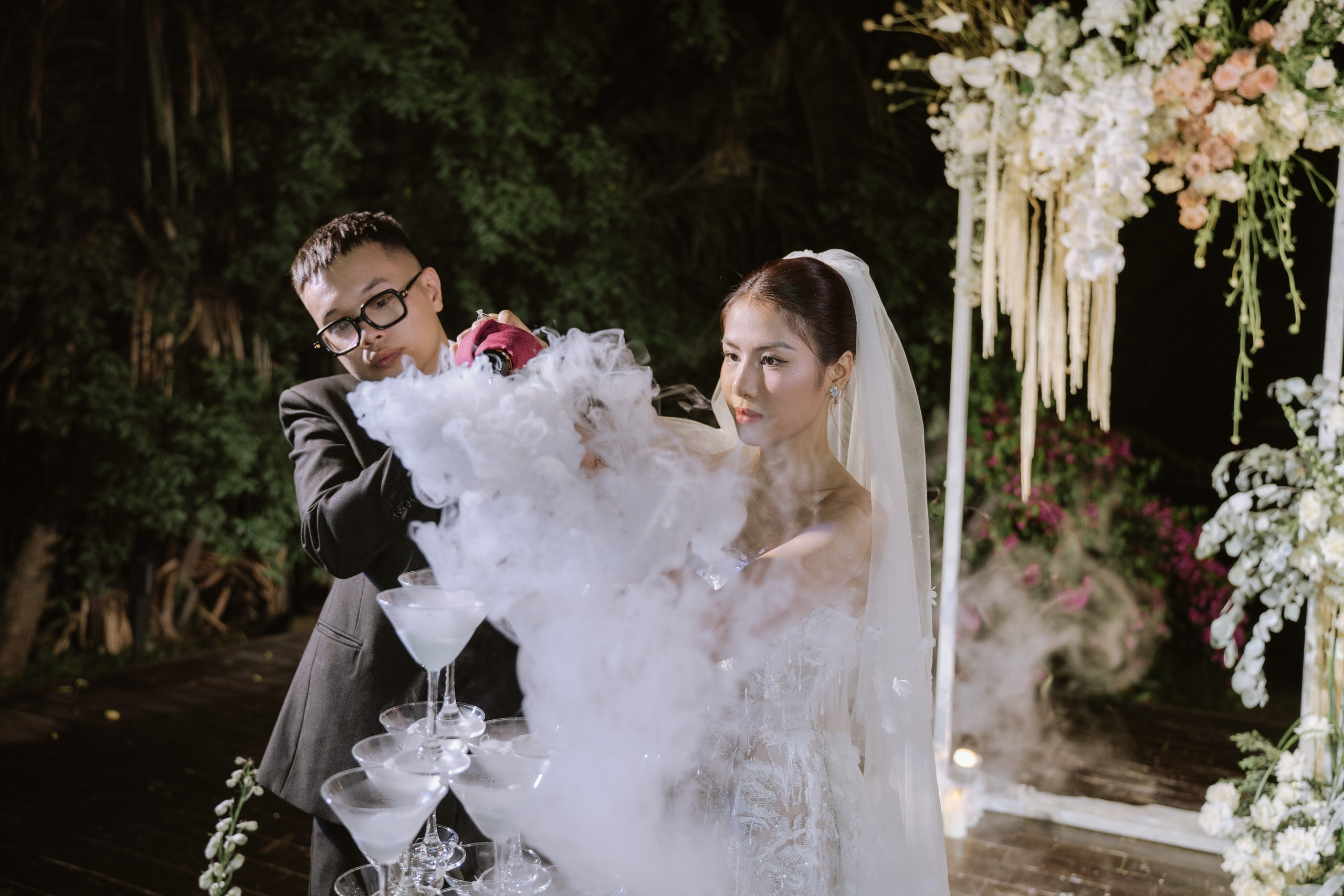 PHAT & TUYET. WEDDING PHOTOGRAPHER IN VIETNAM