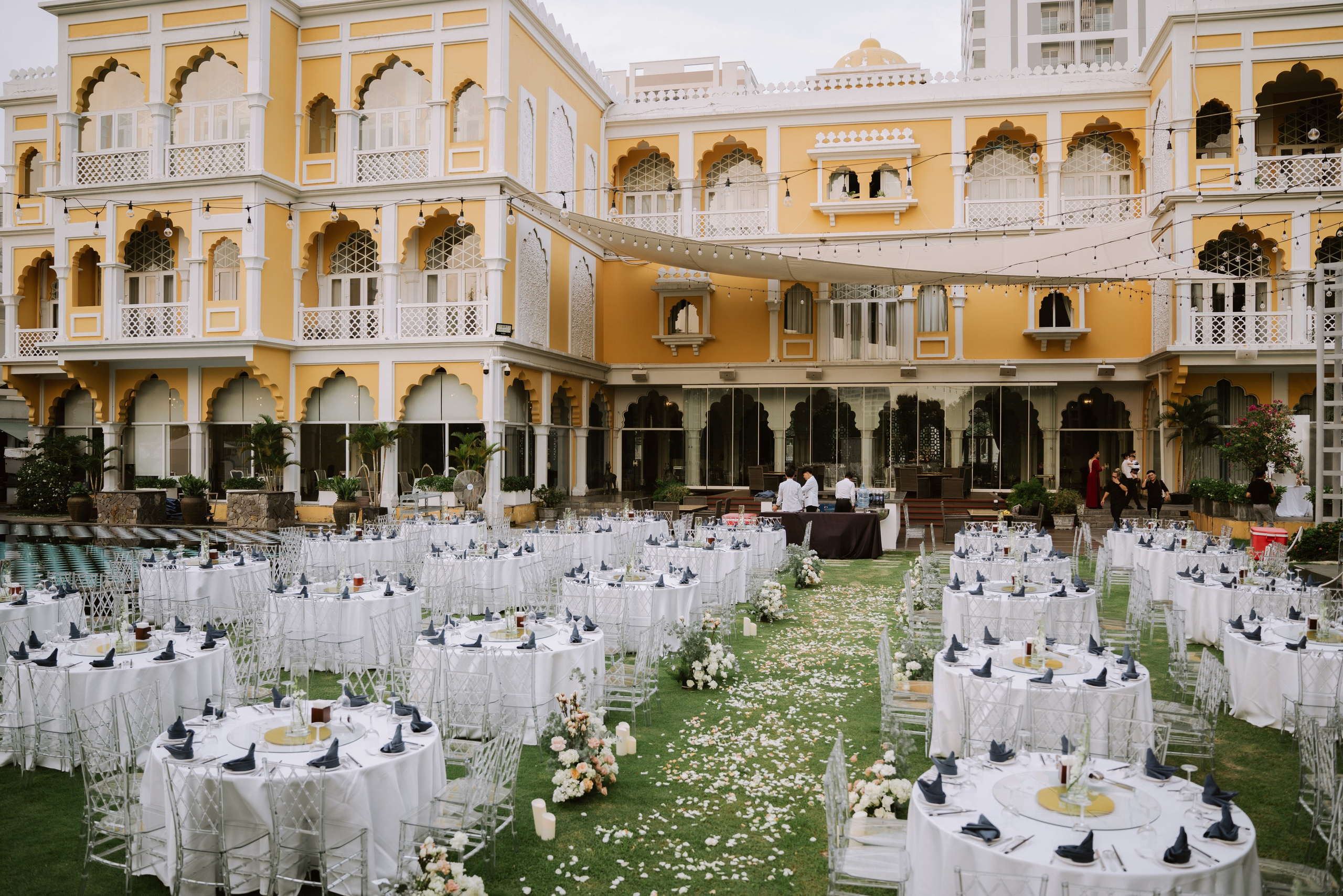 PHAT & TUYET. WEDDING PHOTOGRAPHER IN VIETNAM