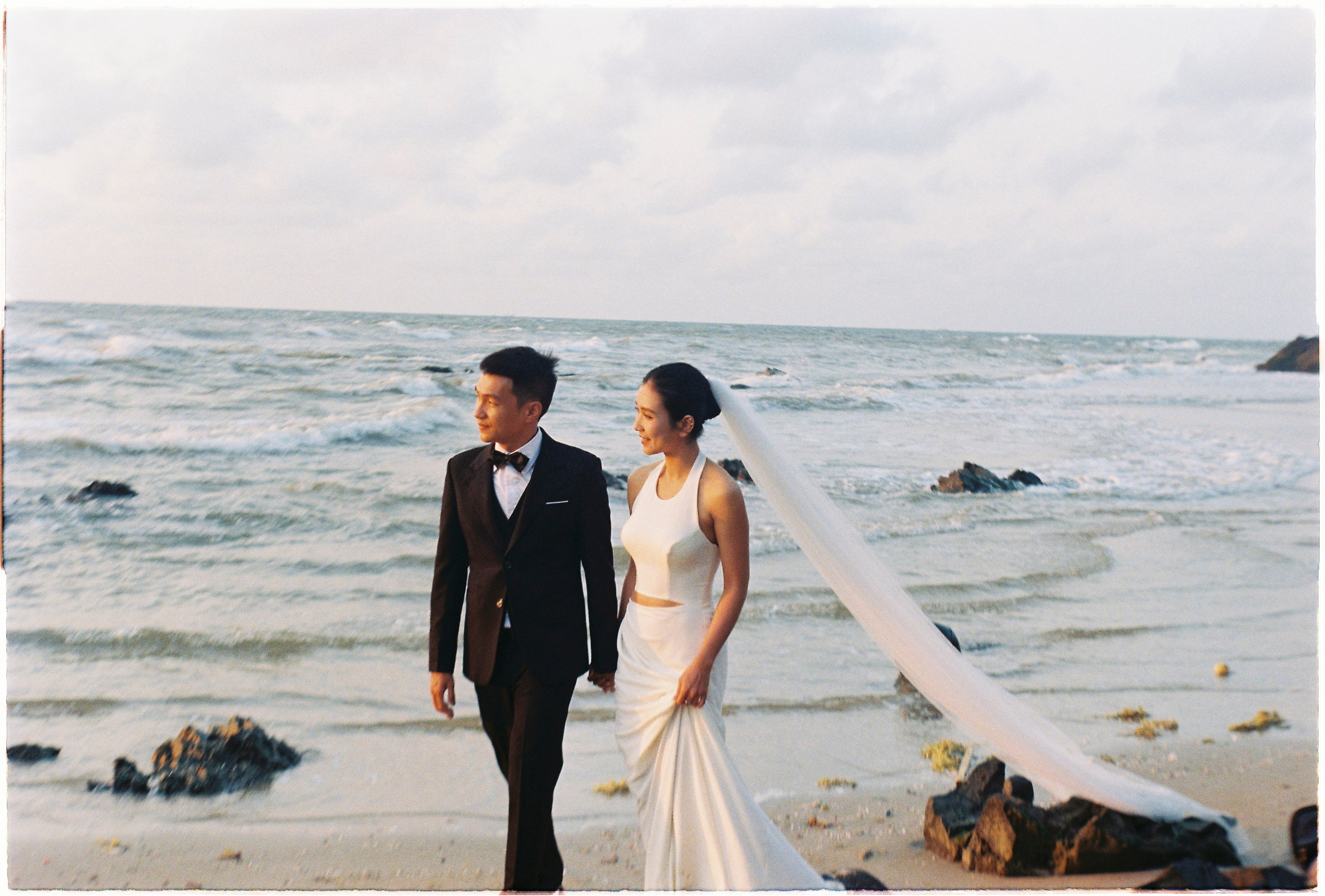 HIEU & KIEU_FILM 35MM. WEDDING PHOTOGRAPHER IN VIETNAM
