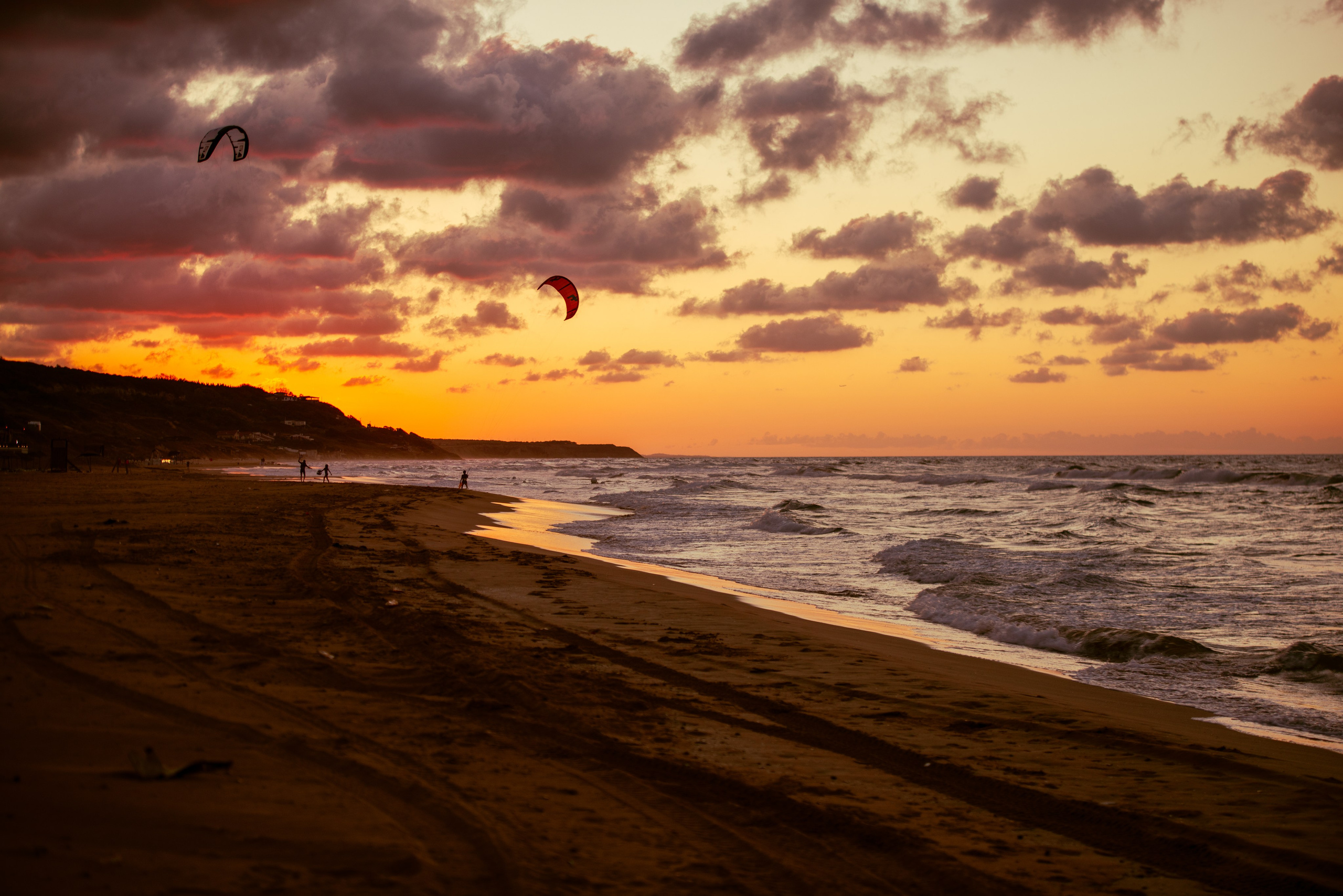 Kilyos — Wind, Sand & Firelight. JourneyUP Visuals