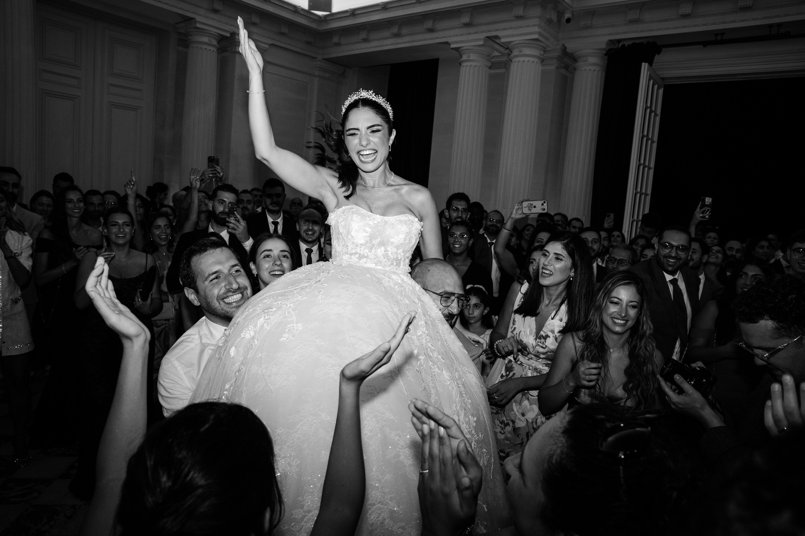 Chloe & Romeo. Photographer in Paris