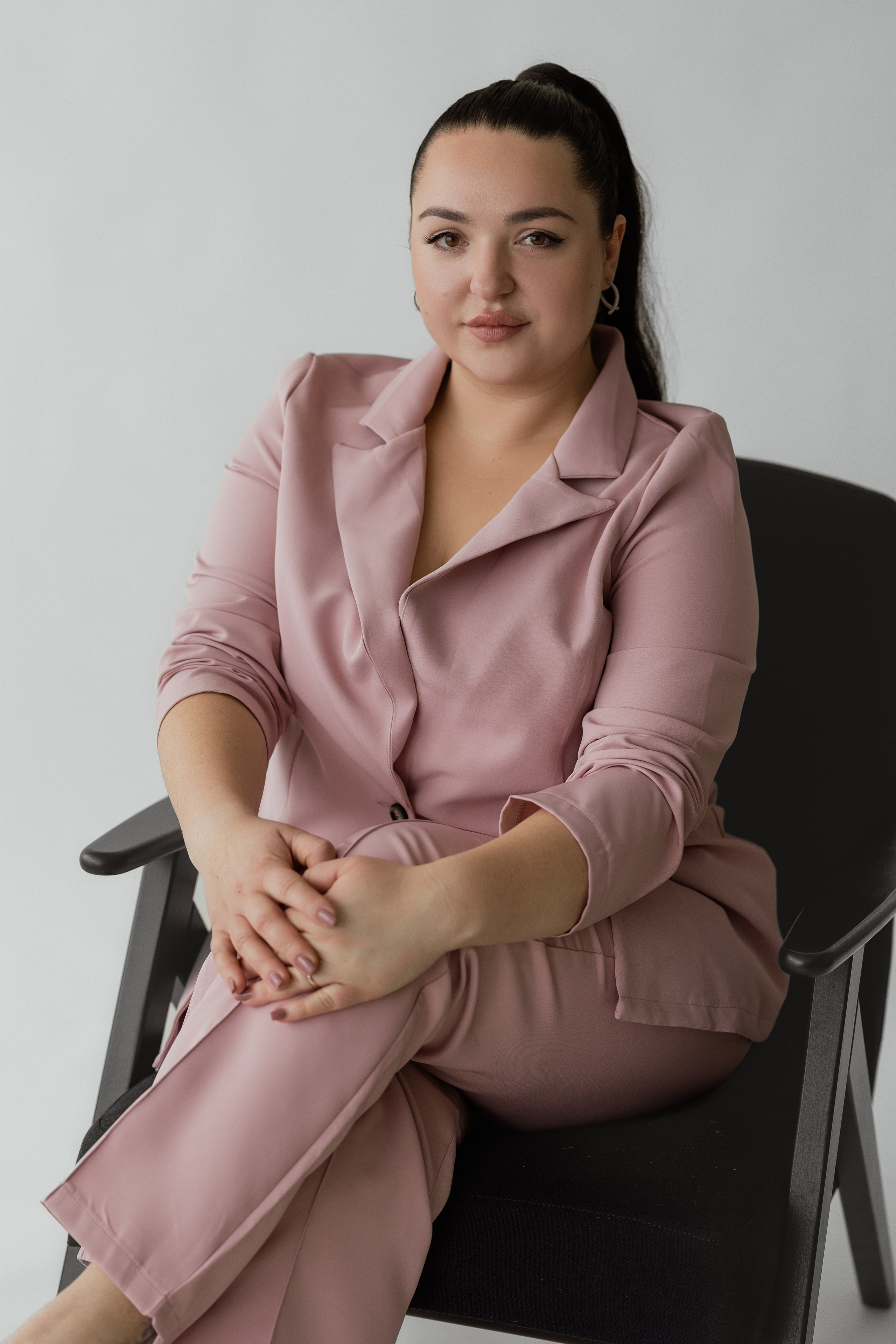 Viktorijos asmeninė, profesinė fotosesija fotostudijoje Marijampolėje