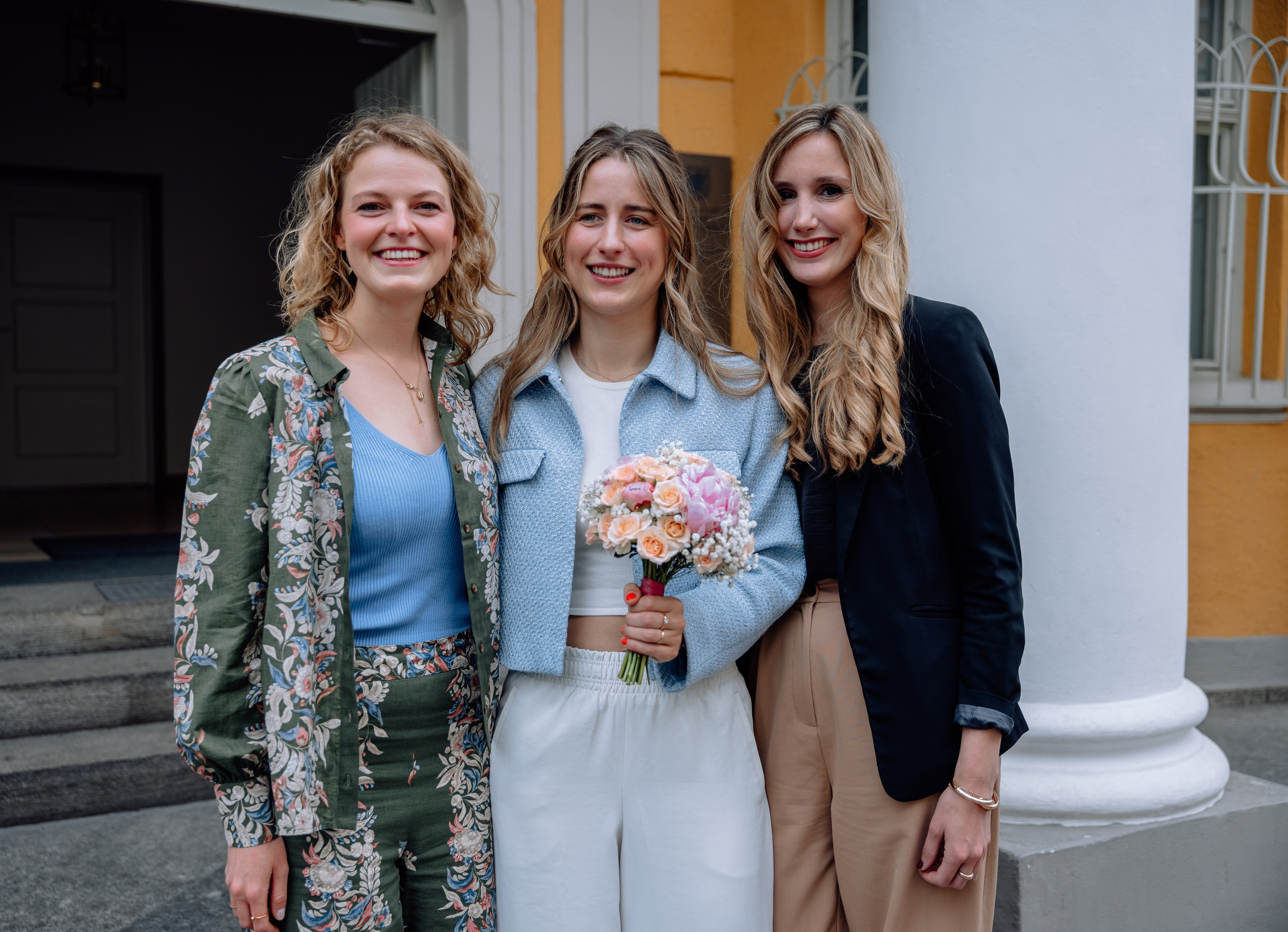 Romanrische Trauung im Standesamt Mandlstraße | München im Sommerlicht. Hochzeitsfotograf München Taufe Familienfotograf Tanja Mauke