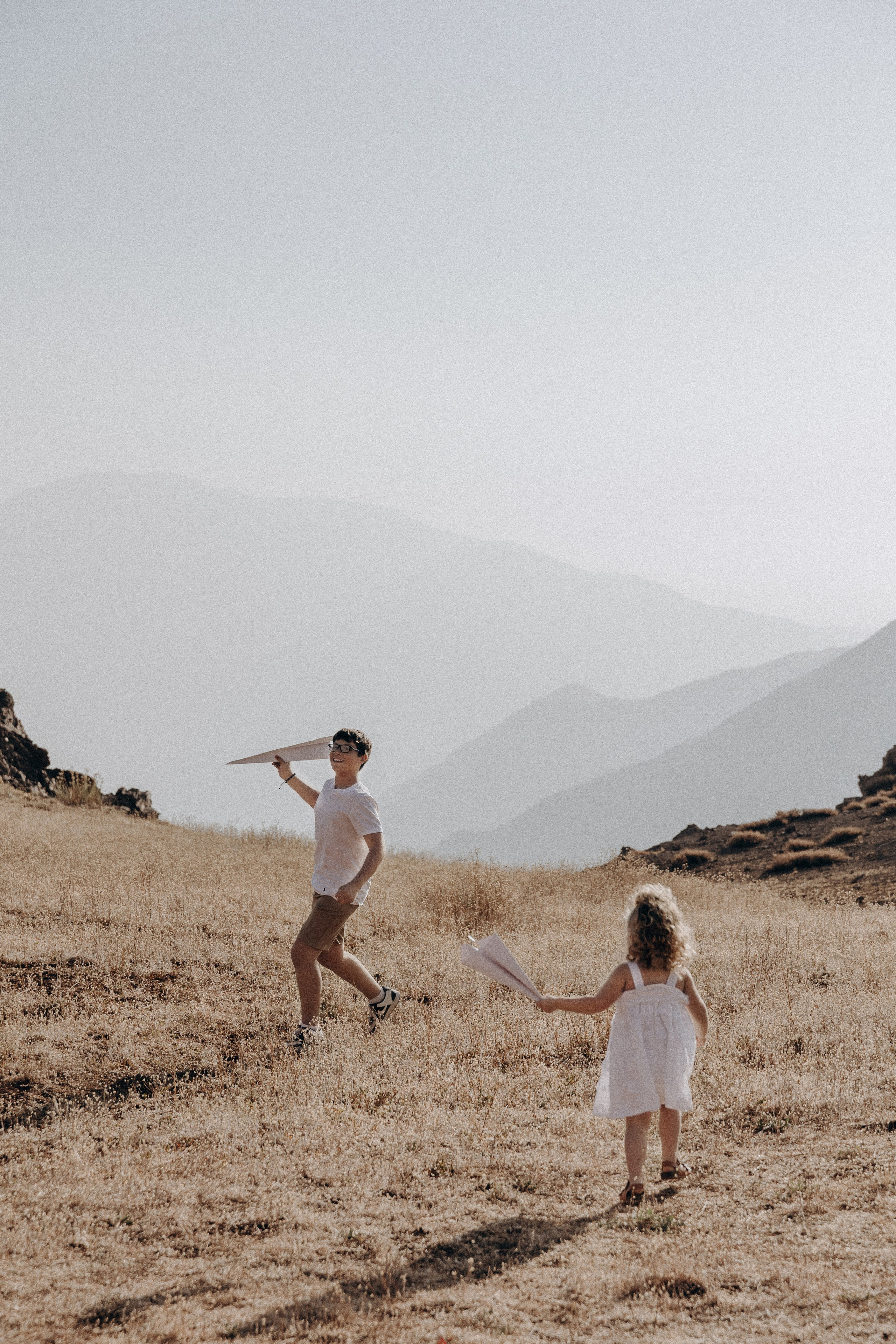 Family Photoshoot in the Mountains — Nature & Tenderness. Photographer in Santiago, Chile Anna Almazova