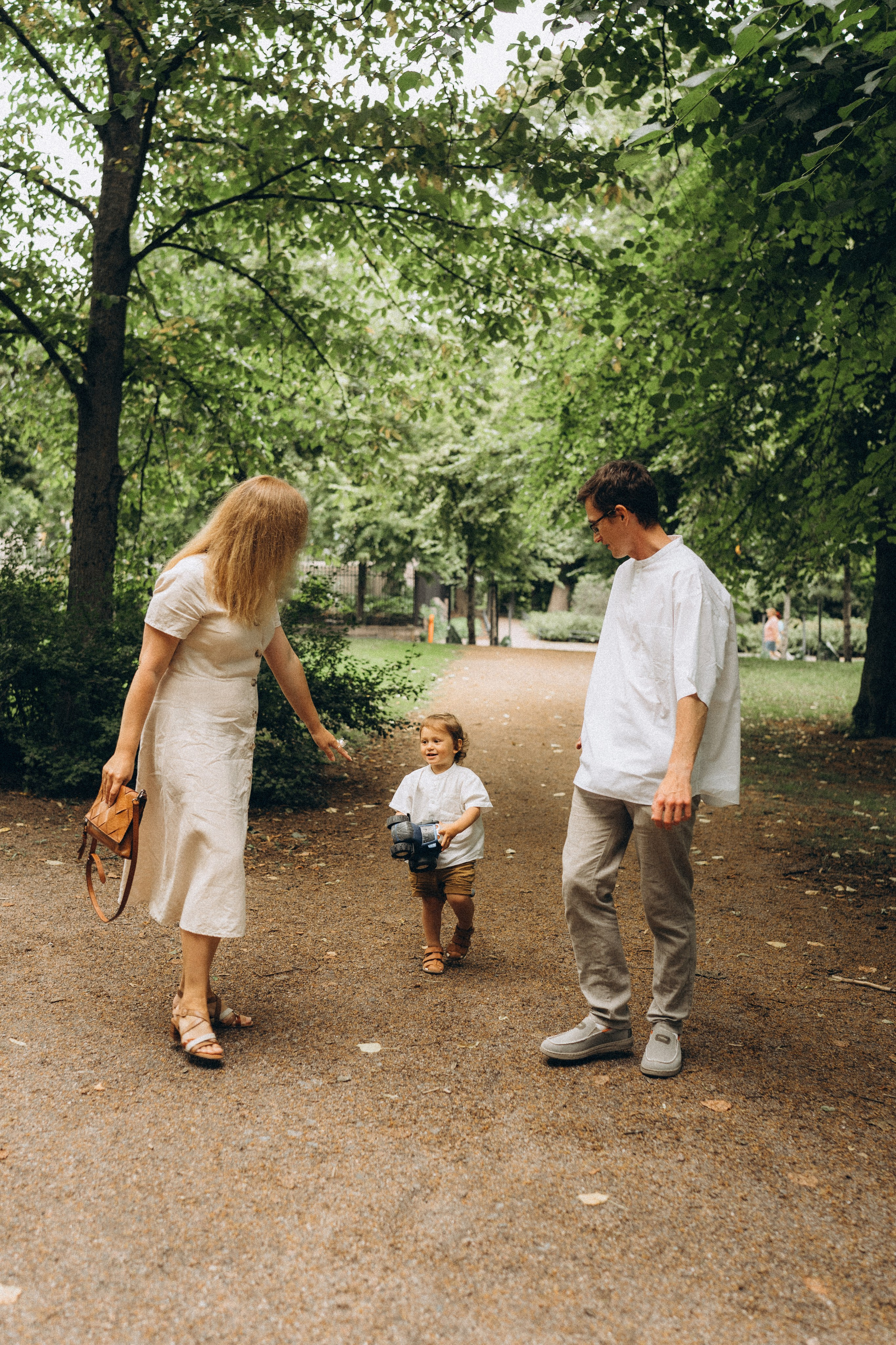 Kaivopuisto. Wedding and potrait photographer in Helsinki Vickan O
