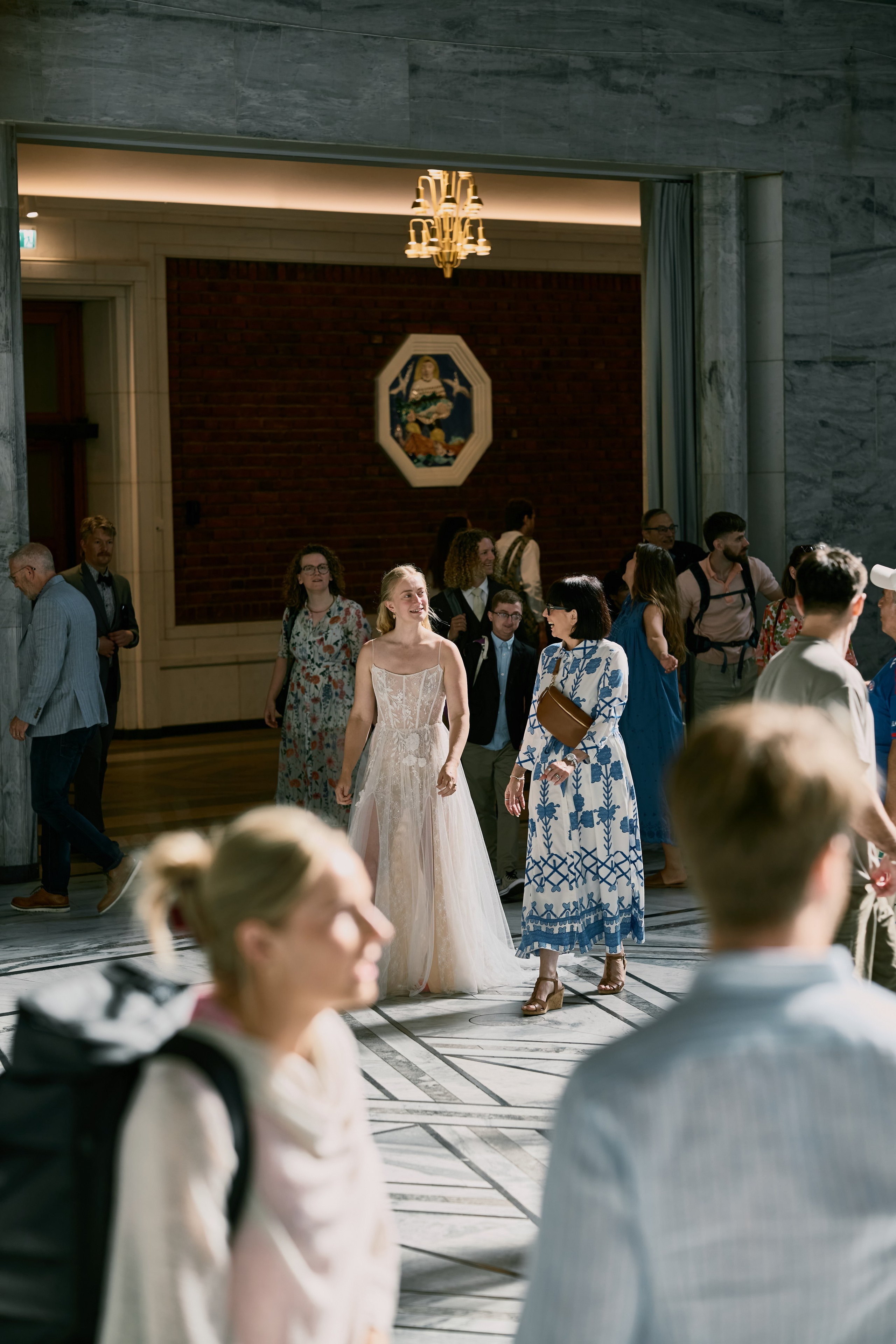Under the Oslo Summer Sun. Bryllupsfotograf i Oslo. André Korsak – candid og dokumentarisk fotograf