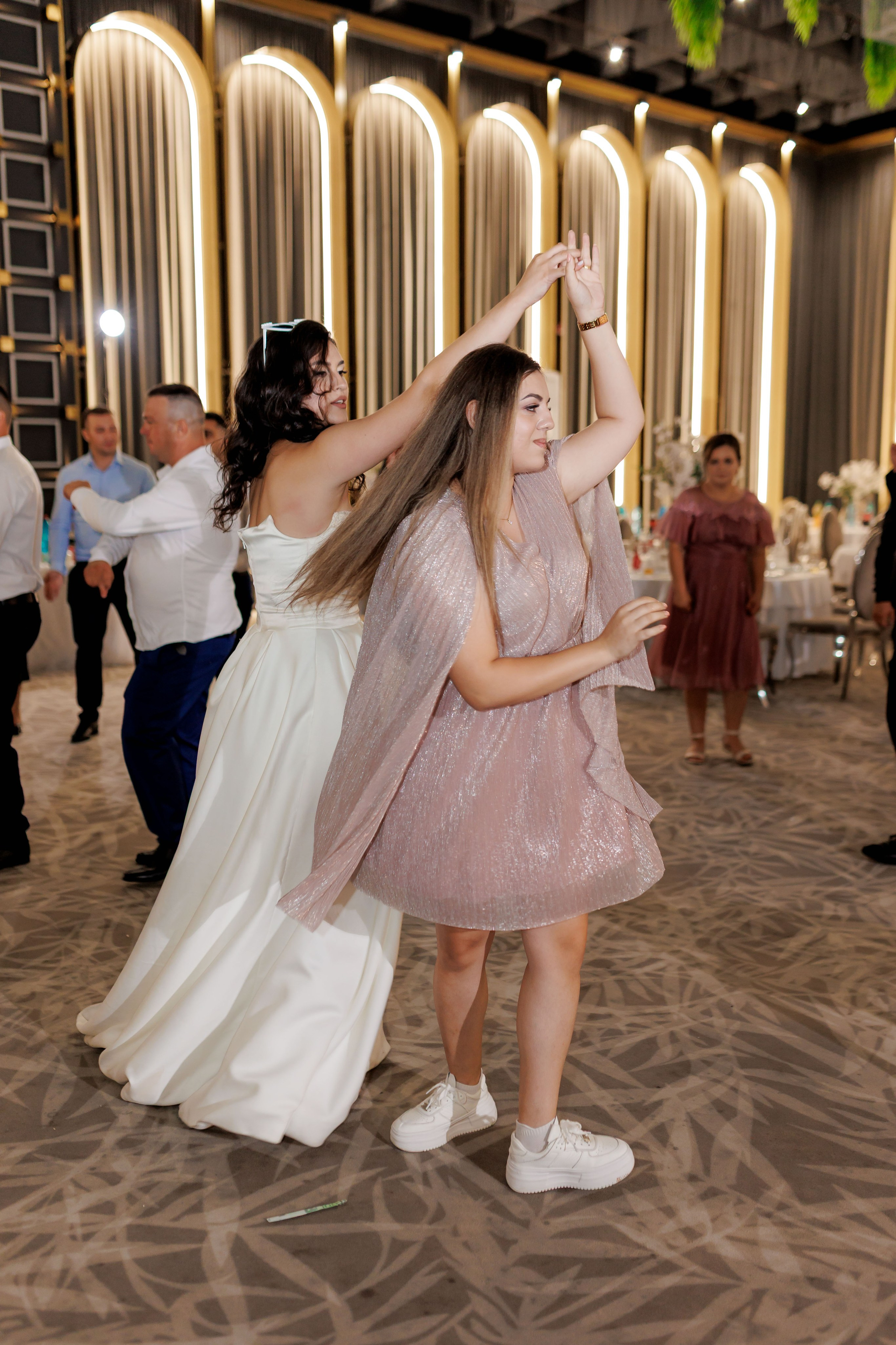 Nunta Nicoleta & Răzvan | Fotografie & Videografie Profesională. Servicii foto-video profesionale, pentru momente de neuitat