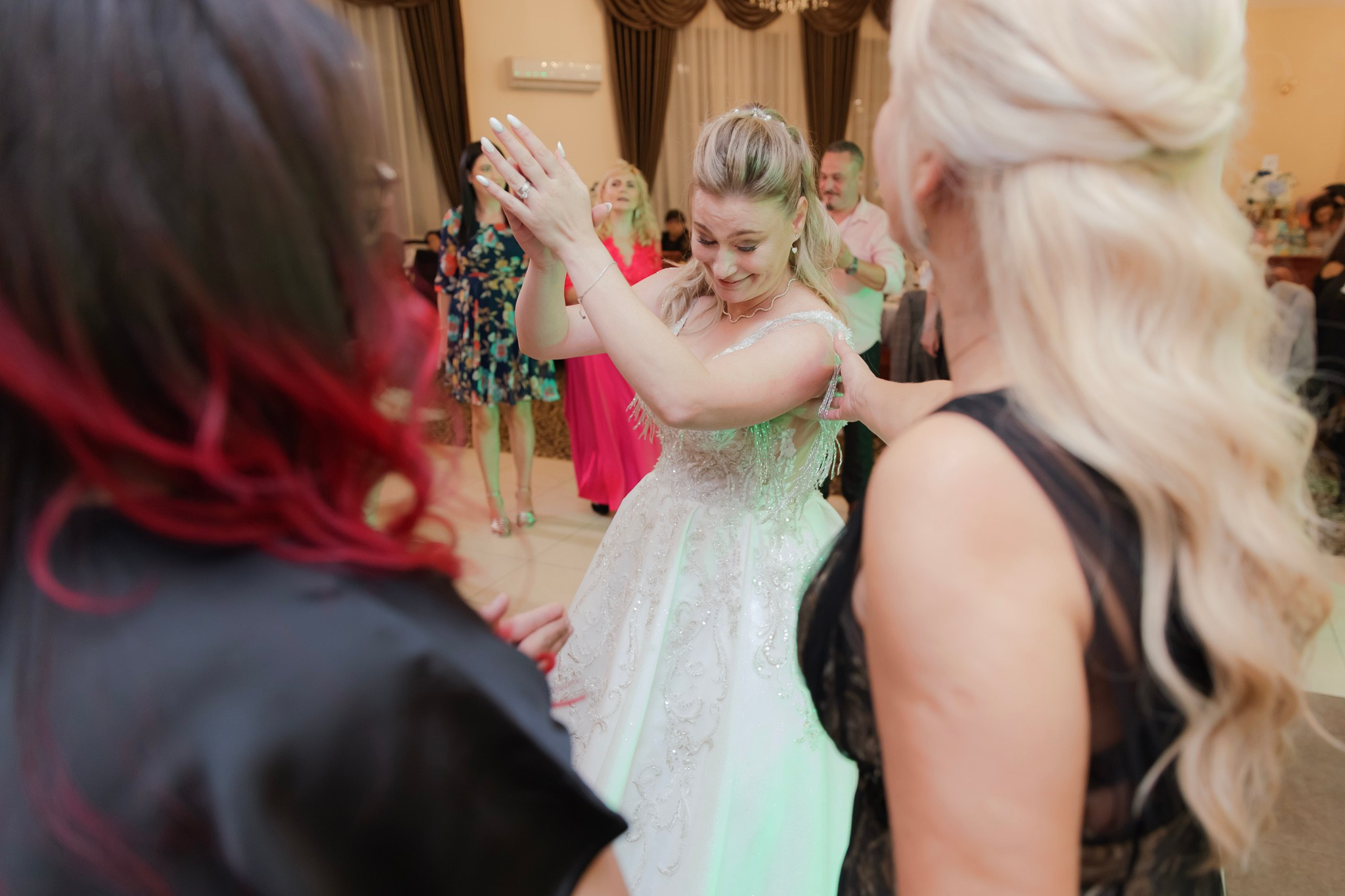 Mihai & Oana. Servicii foto-video profesionale, pentru momente de neuitat