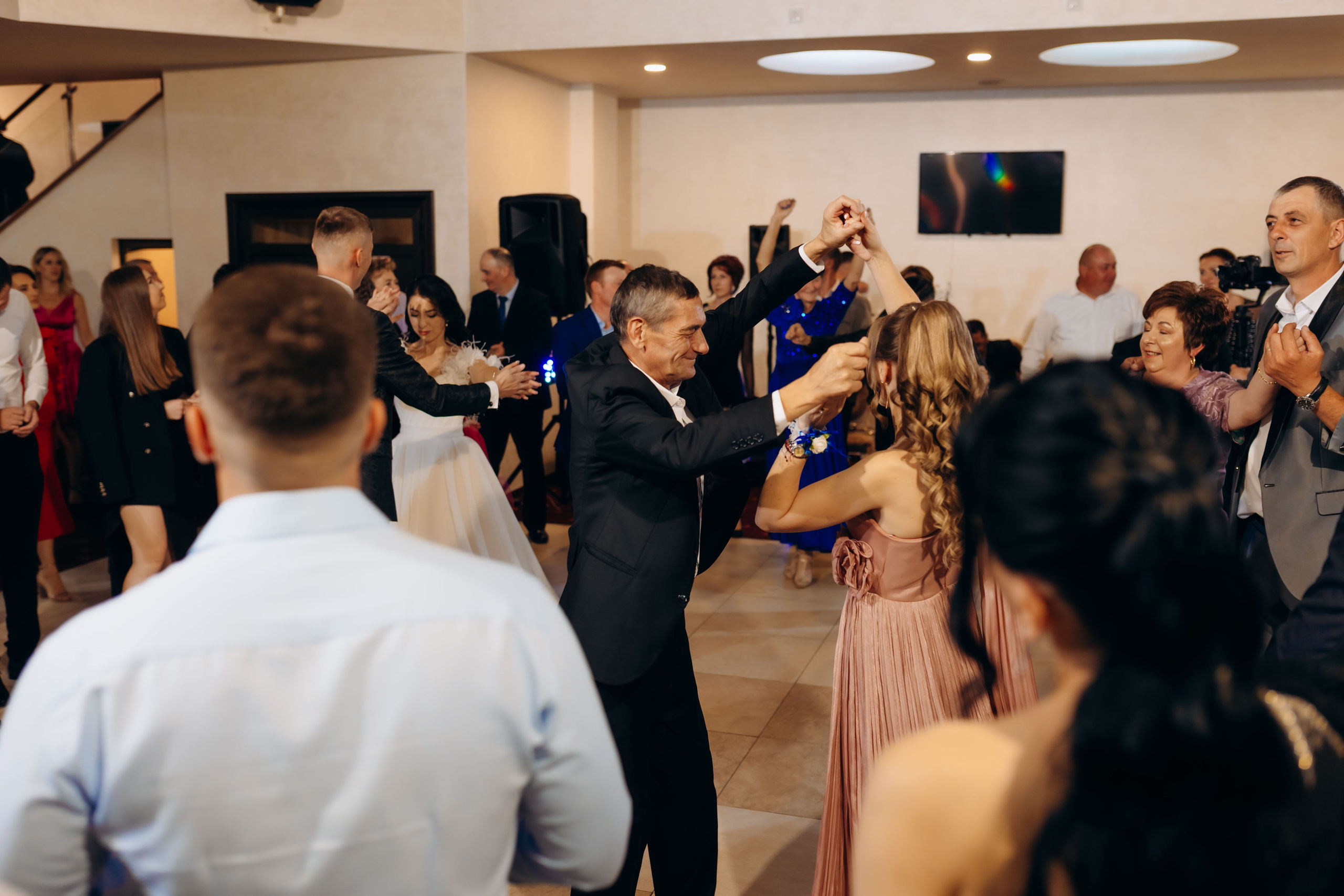 Loredana & Emilian – Ziua Nunții | Videografie - fotografie Botez Suceava, Iași, Botoșani. Servicii foto-video profesionale, pentru momente de neuitat