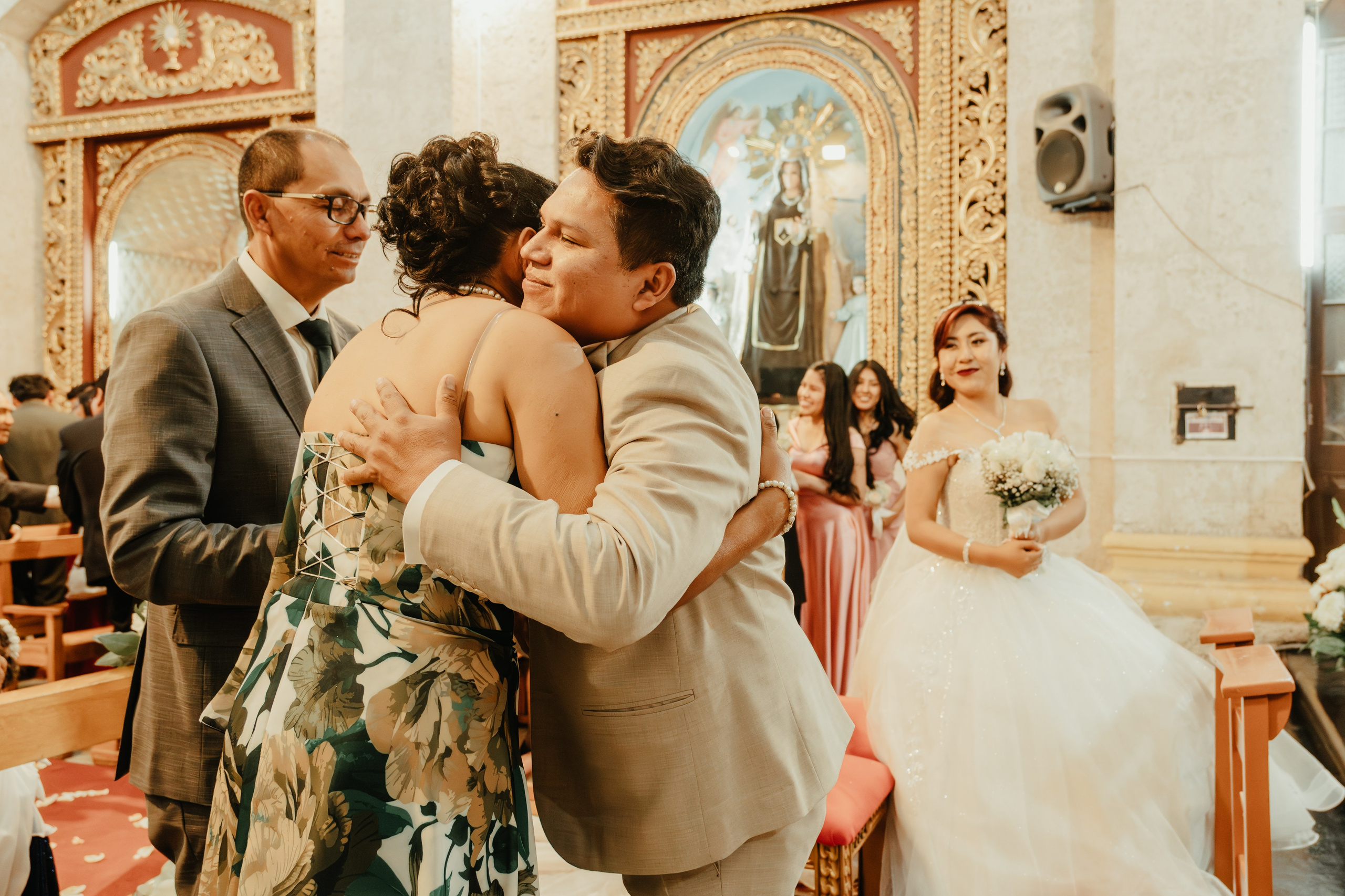 VANESSA + FRANKLIN BODA RELIGIOSA. Studio KVTA | Fotografía y Video de Bodas en Arequipa
