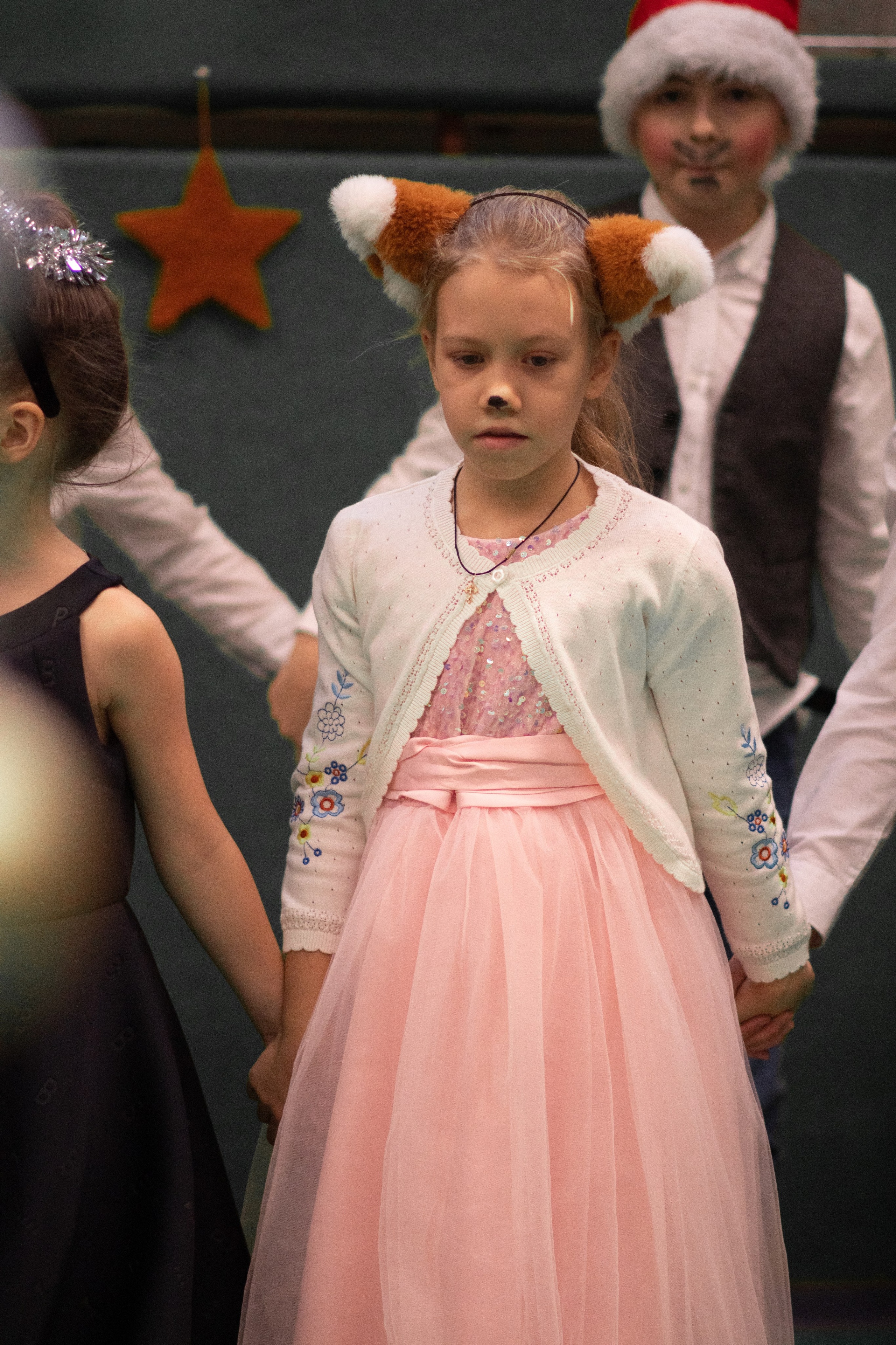 Новогодний хоровод. Семейный и детский фотограф