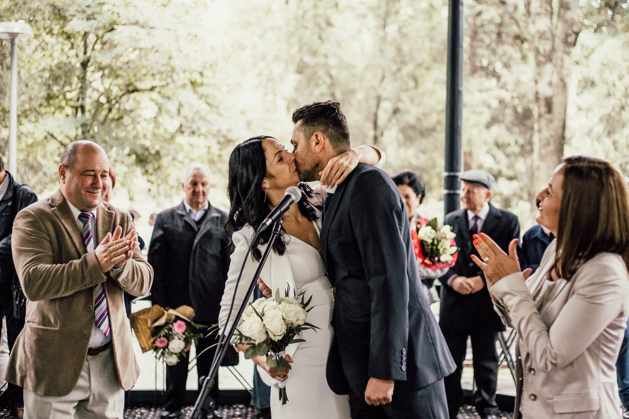 Fotograf stare civila la foisorul din Parcul Central din Cluj-Napoca. Horatiu Fat: Fotograf si Videograf Profesionist Nunta Cluj-Napoca