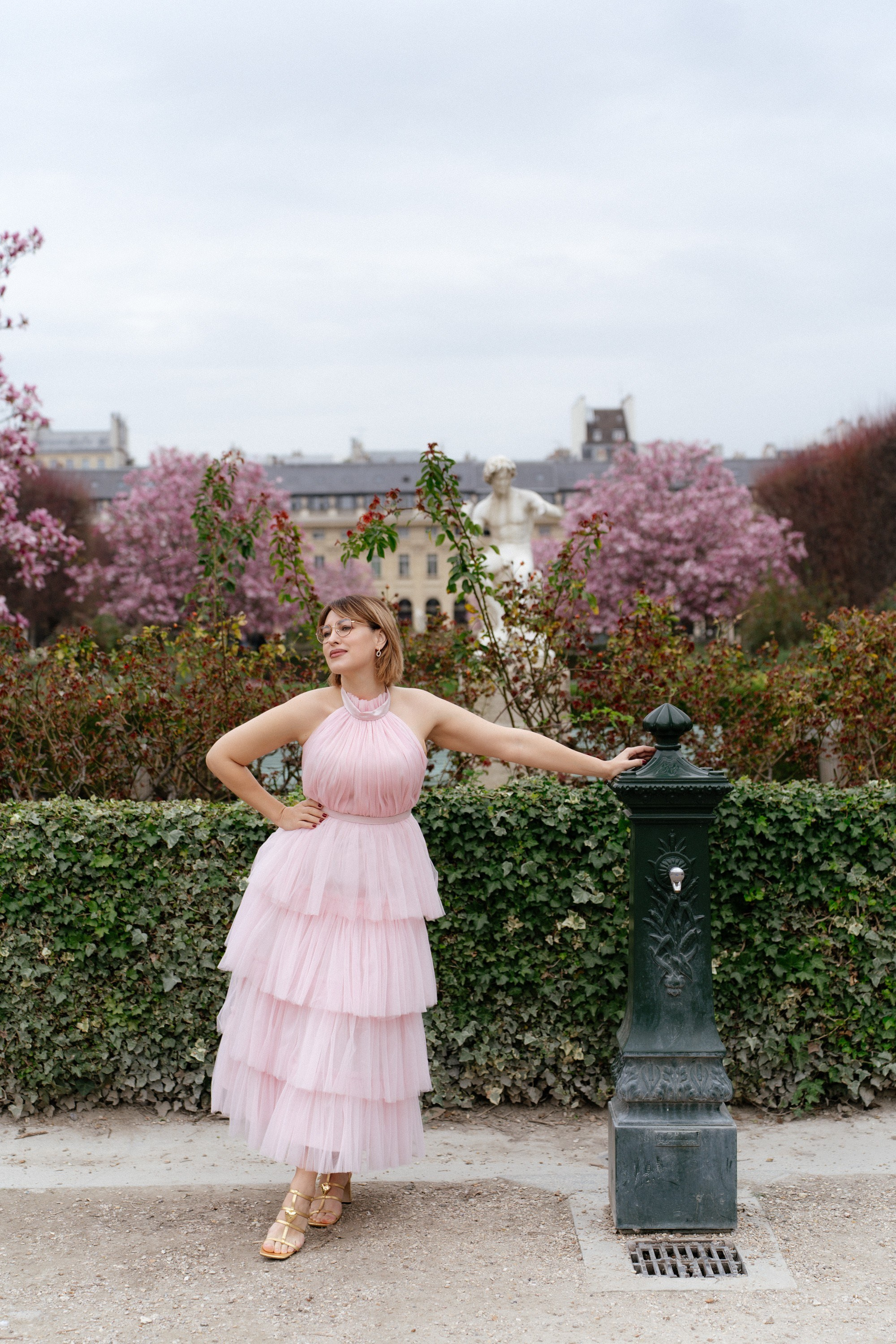 Solo Portrait Session: Magnolias. Paris Photographer & Videographer