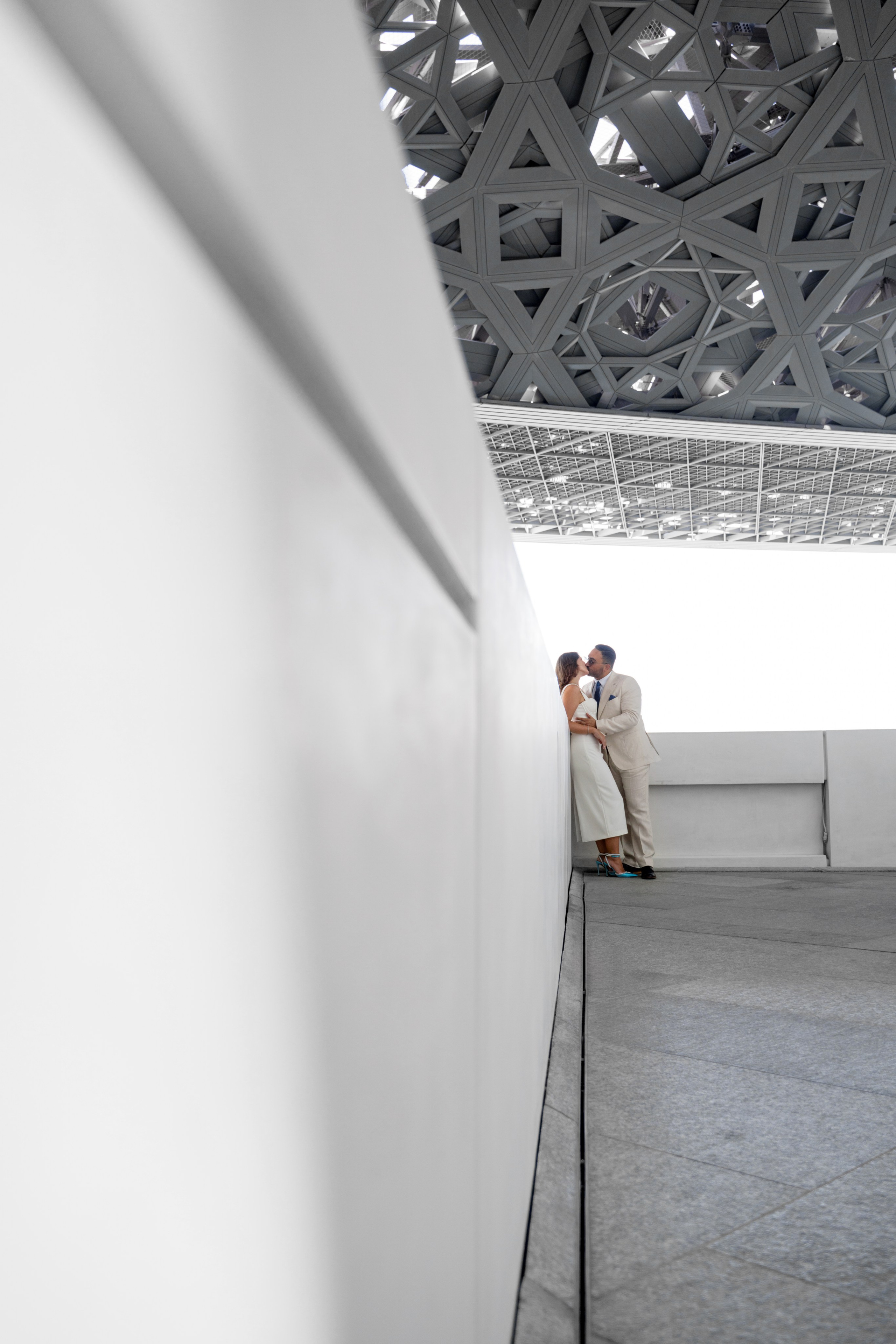 Love story Louvre Abu Dhabi. Фотограф в Абу Даби Марина