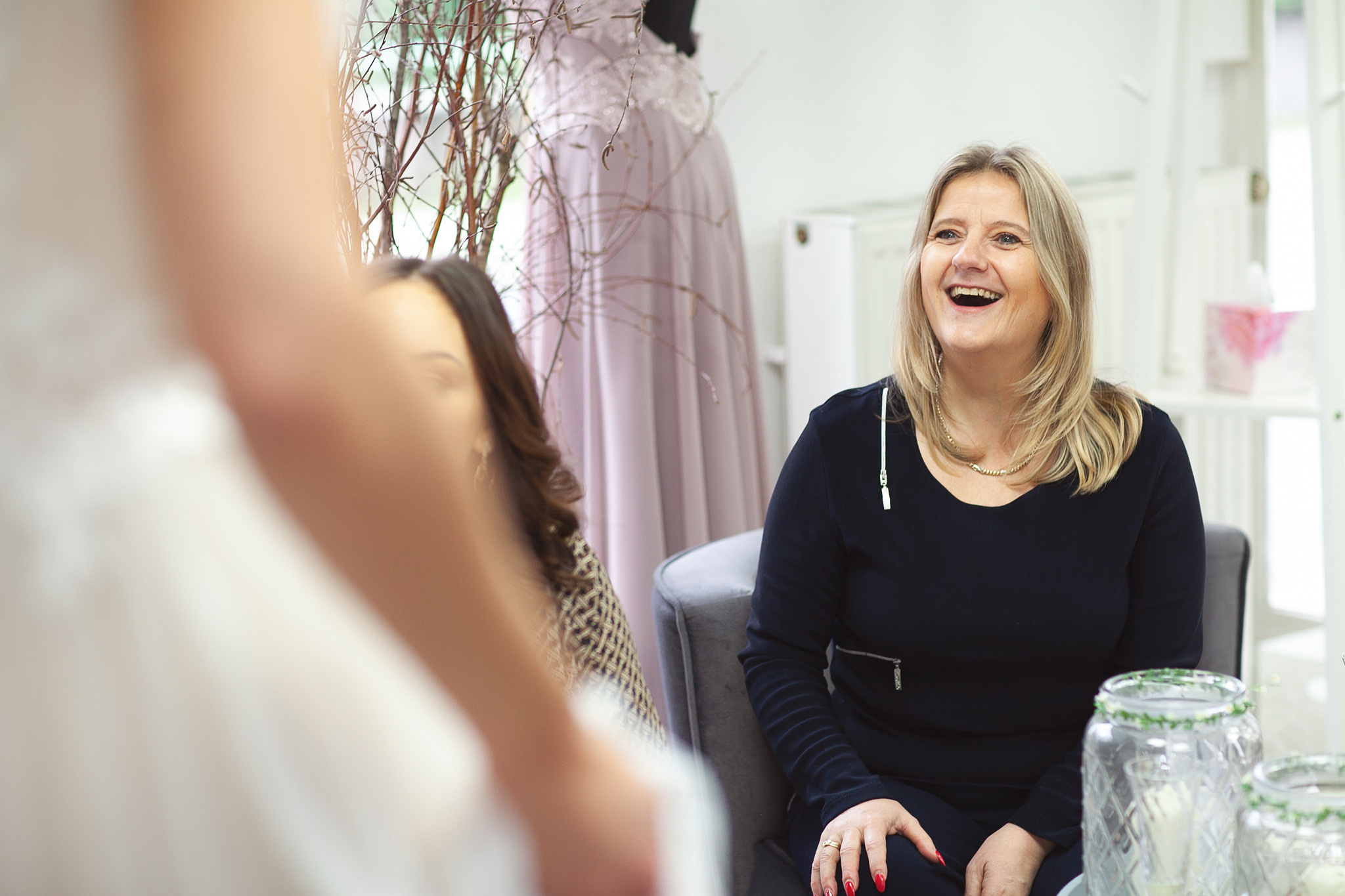 Modegeschäft /Kundenberatung. Ihre Familienfotografin in Köln/Bonn Virezzi Fotodesign