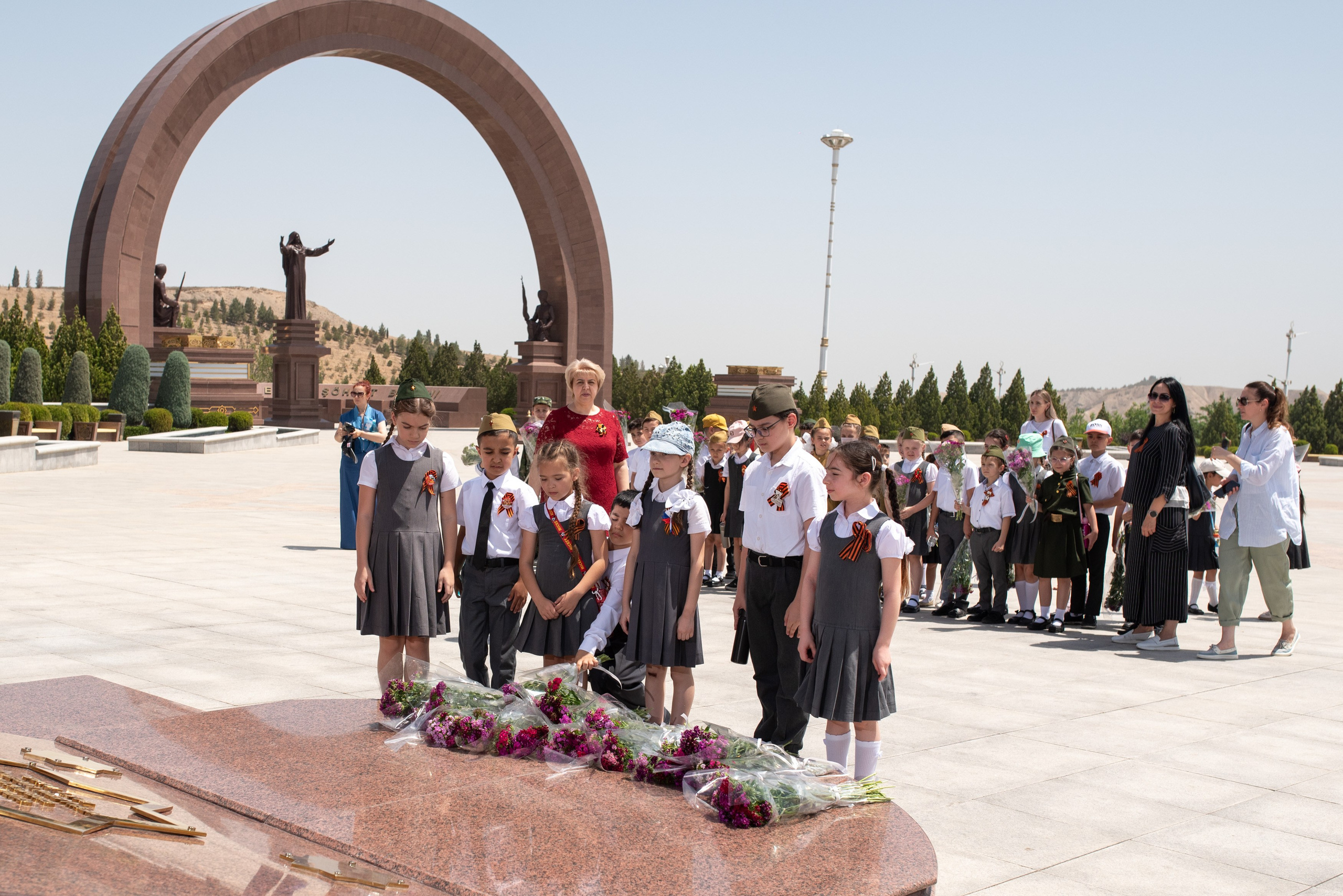 Вечный огонь 2"А» класс. Ваш фотограф в Ашхабаде Гамлет Осипов