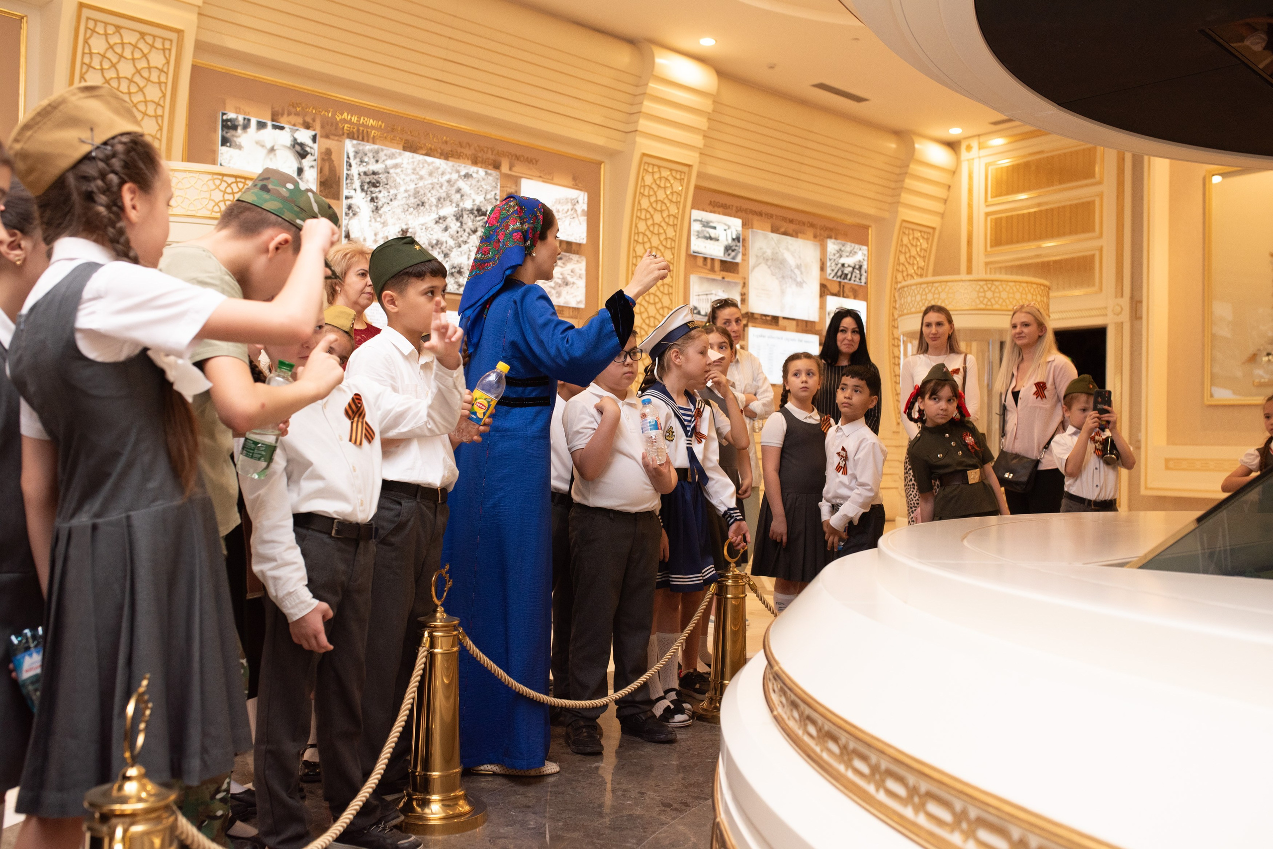 Вечный огонь 2"А» класс. Ваш фотограф в Ашхабаде Гамлет Осипов