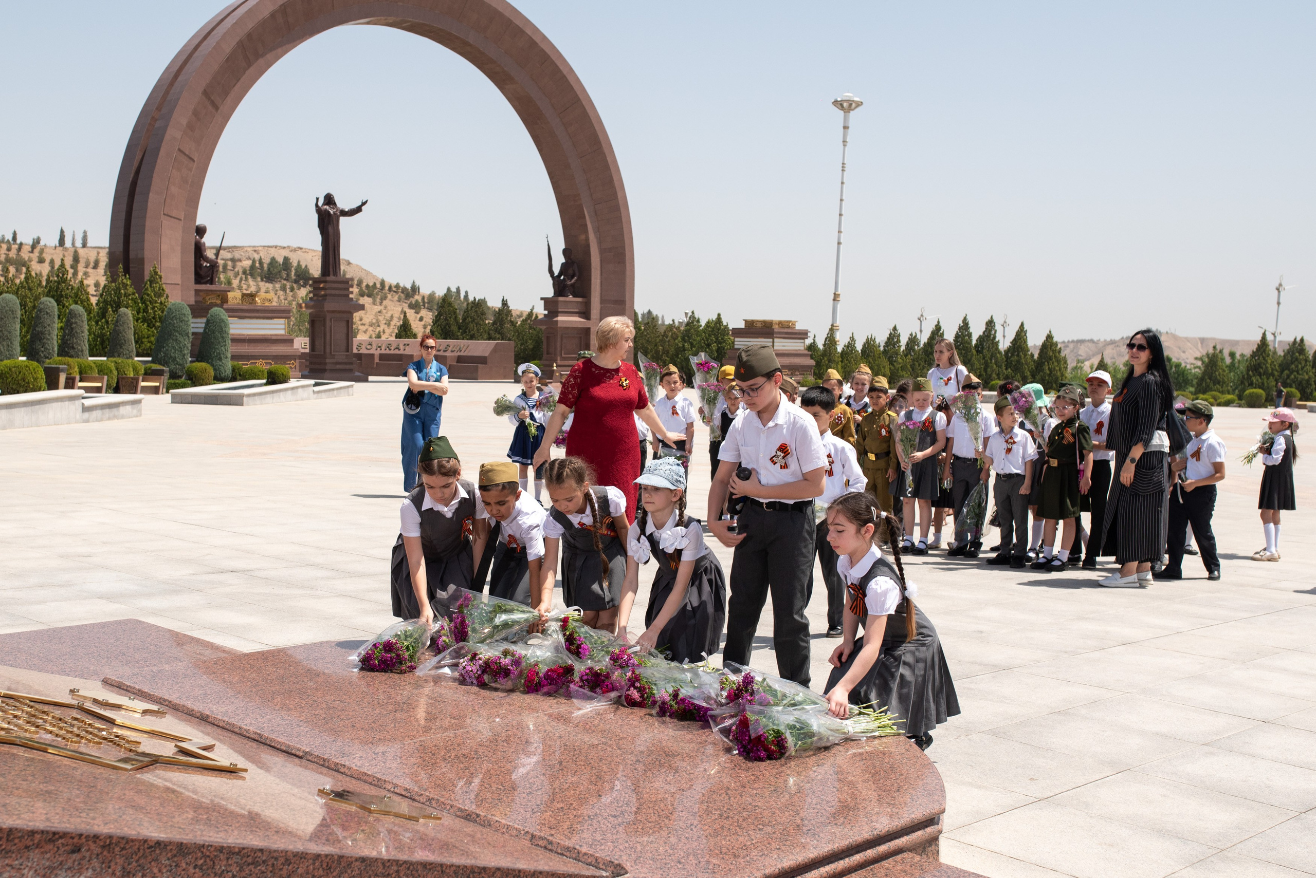 Вечный огонь 2"А» класс. Ваш фотограф в Ашхабаде Гамлет Осипов