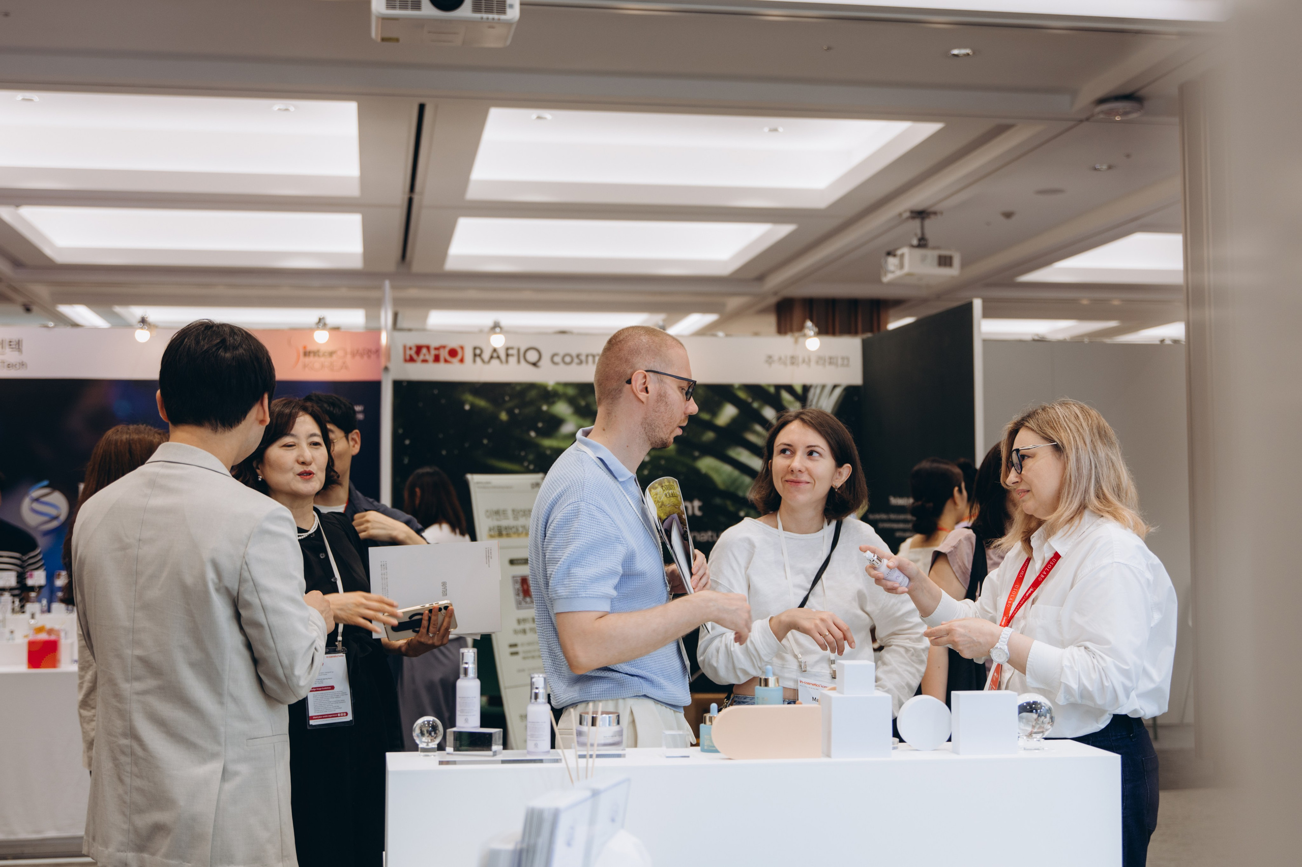 Inter charm Korea 2024 (ELSYM8). Portrait photographer in South Korea Olga Lian