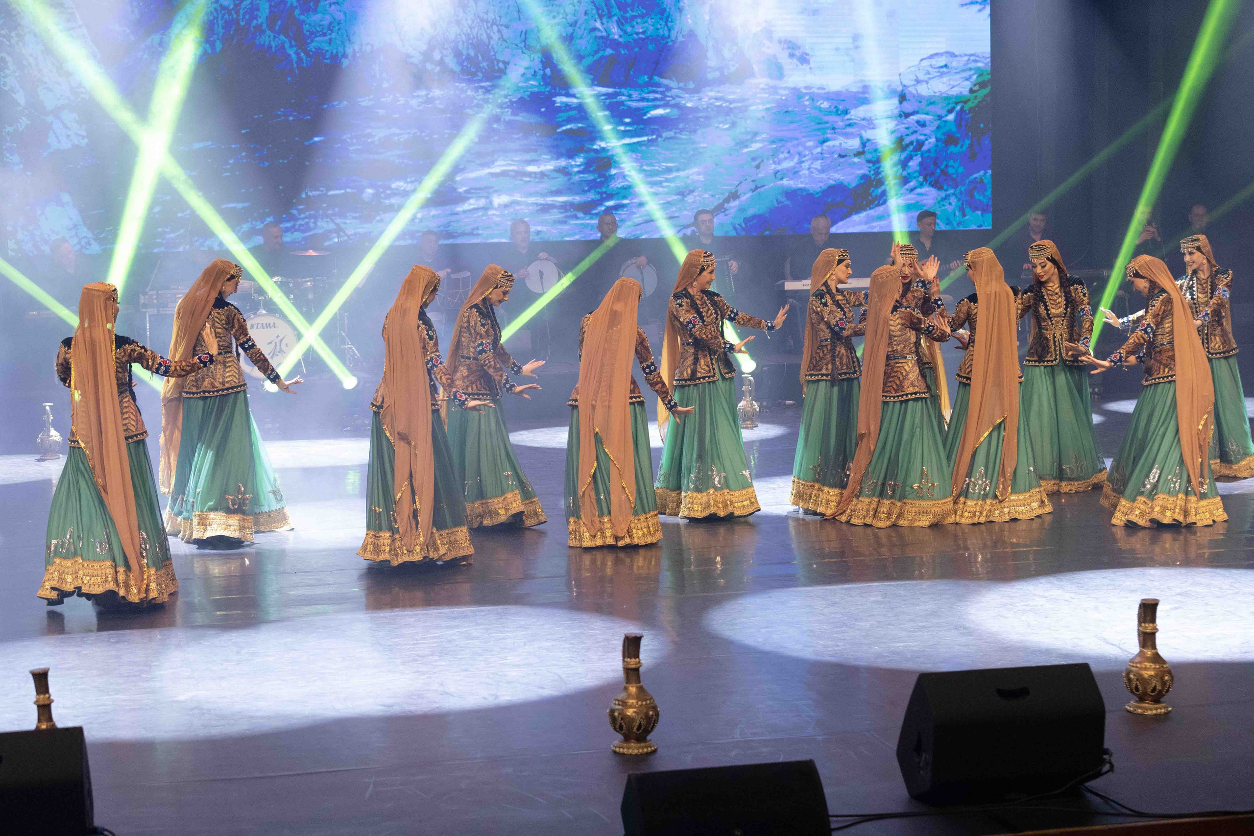 STATE DANCE ENSEMBLE. Wedding&Event photographer Ismail Rzayev in Baku