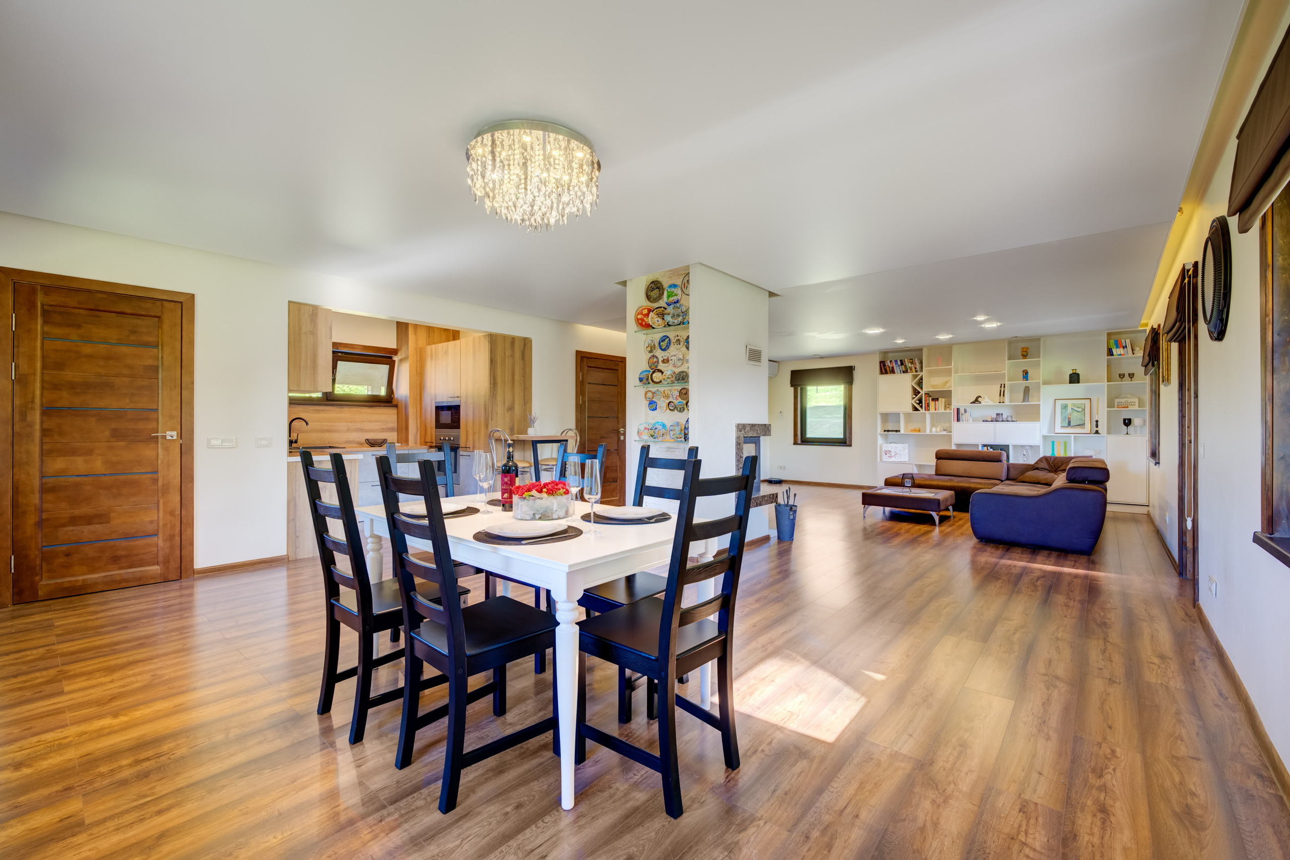 Sadyba Vinliaus r. prie ežero. Elina Sapiega fotografė Vilniuje