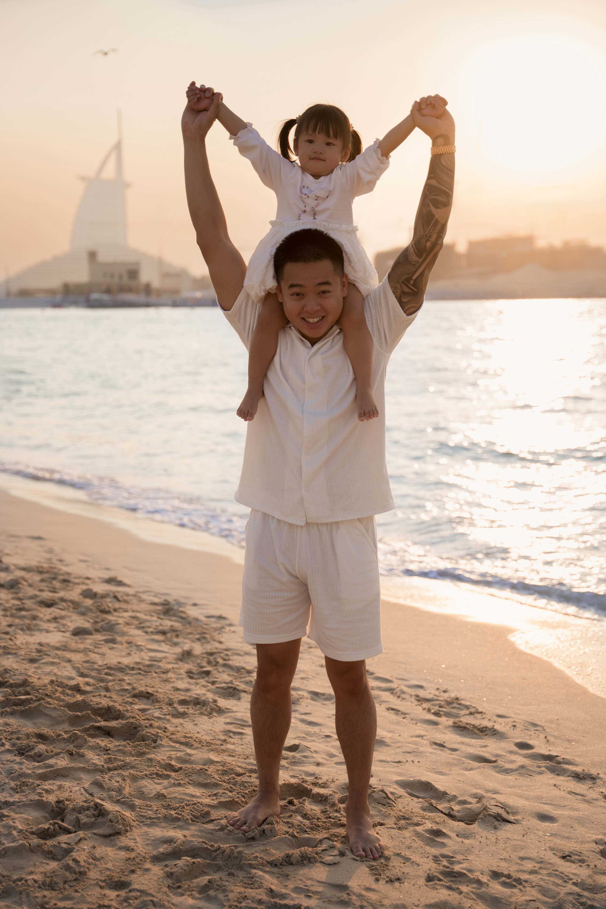 Sea breeze and giggles. Angela Iakovleva — Family Photographer in Dubai
