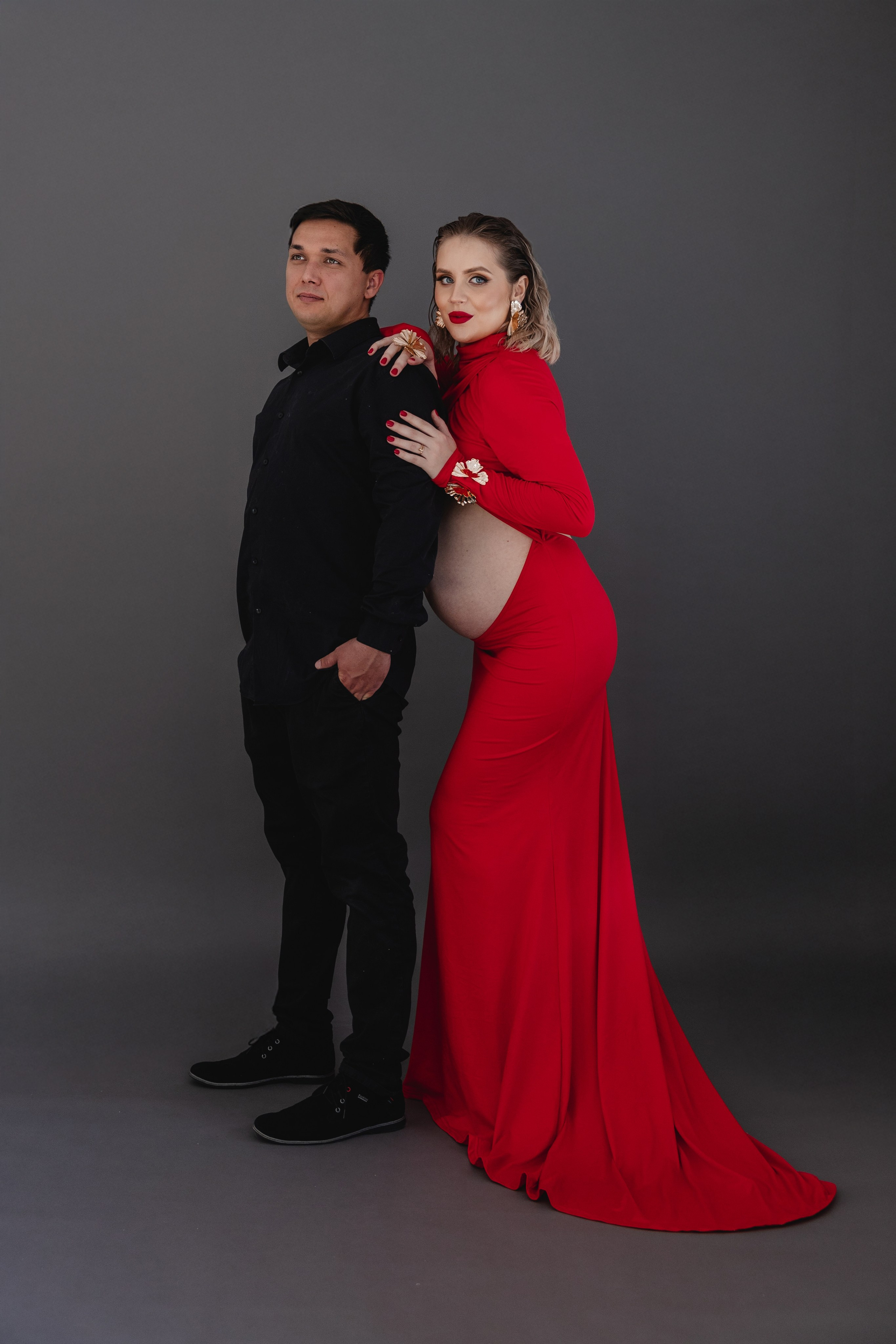 Babybauch Shooting im Fotostudio | Schwangerschaftsfotos in Bochum. Hochzeitsfotografin Bochum | Halyna Reiche Fotografie NRW