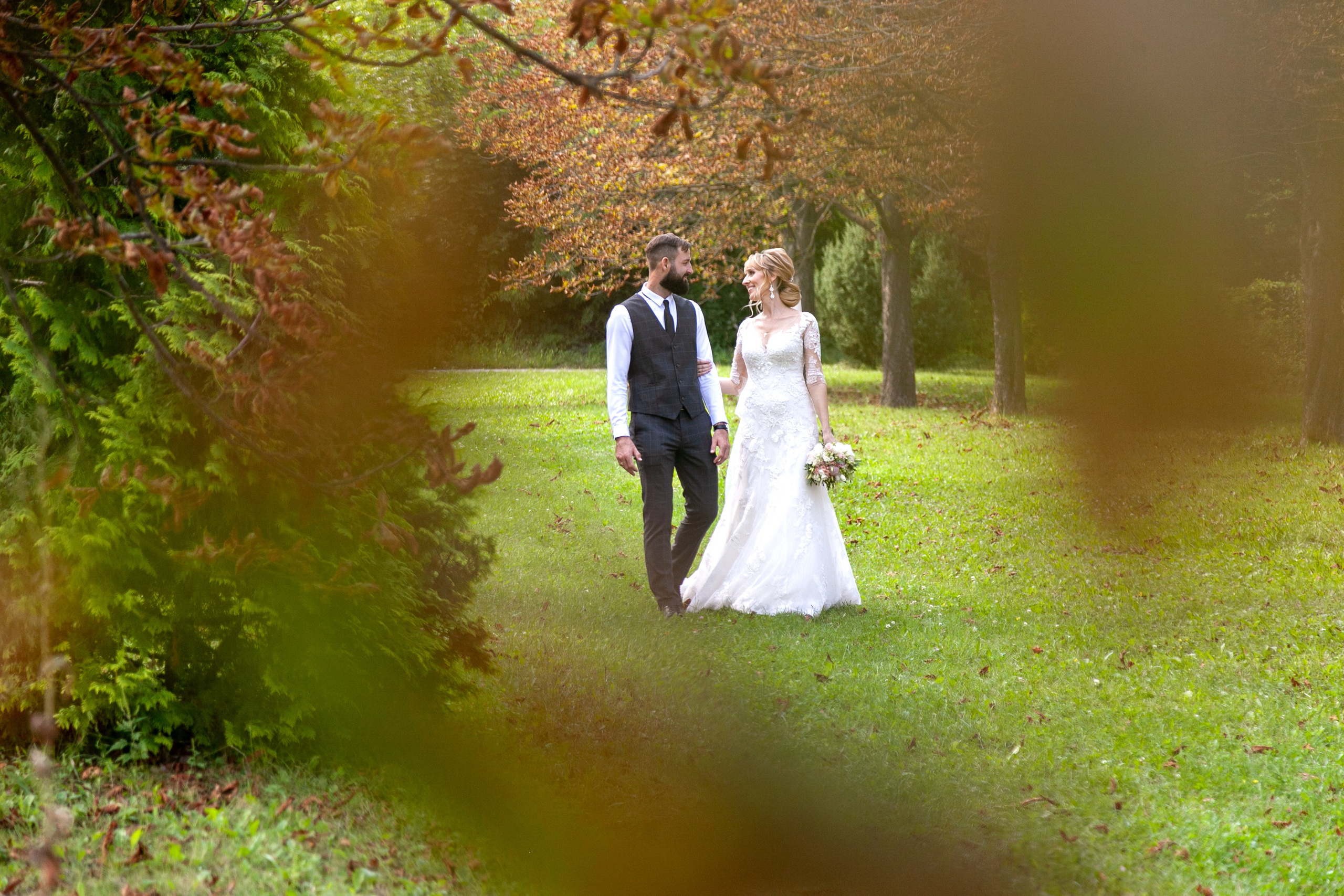 Botanical garden / Adrian & Diana. Wedding, event and family photographer in Paris, Emilian Olaru