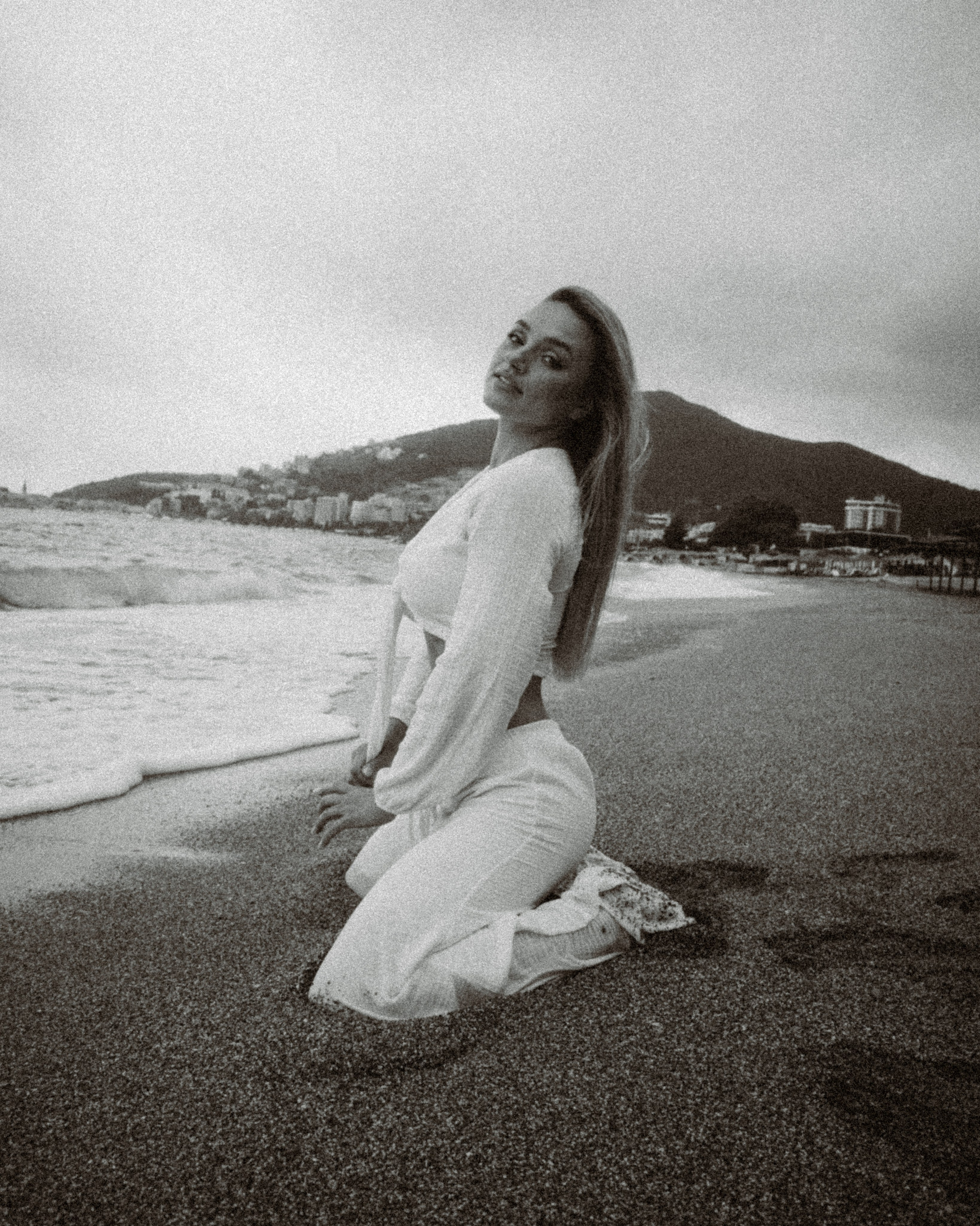 Outdoor. Mike Avelli