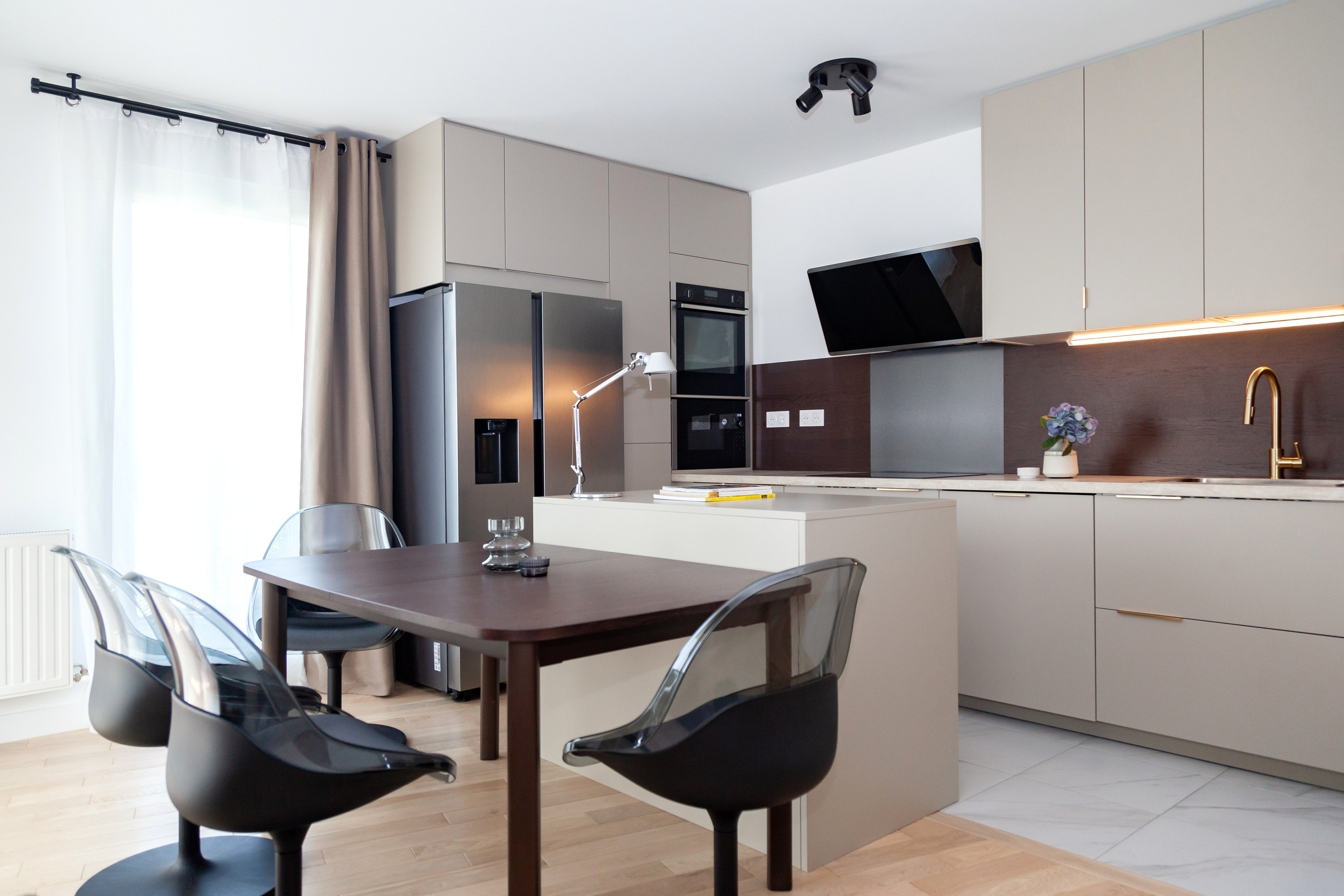 Real estate. Wedding, event and family photographer in Paris, Emilian Olaru