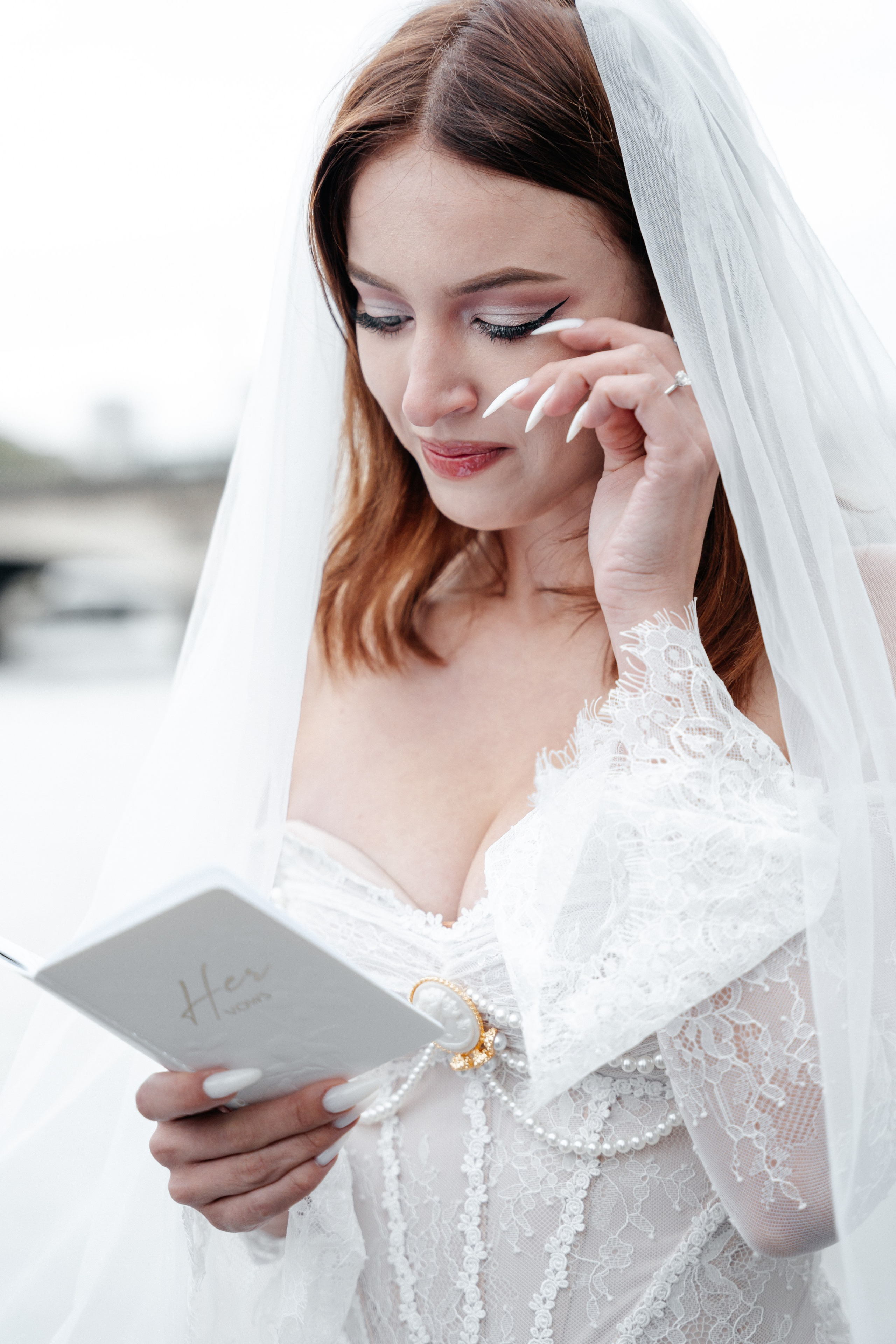 Wedding elopement. Wedding photographer in Paris Oksana Shum