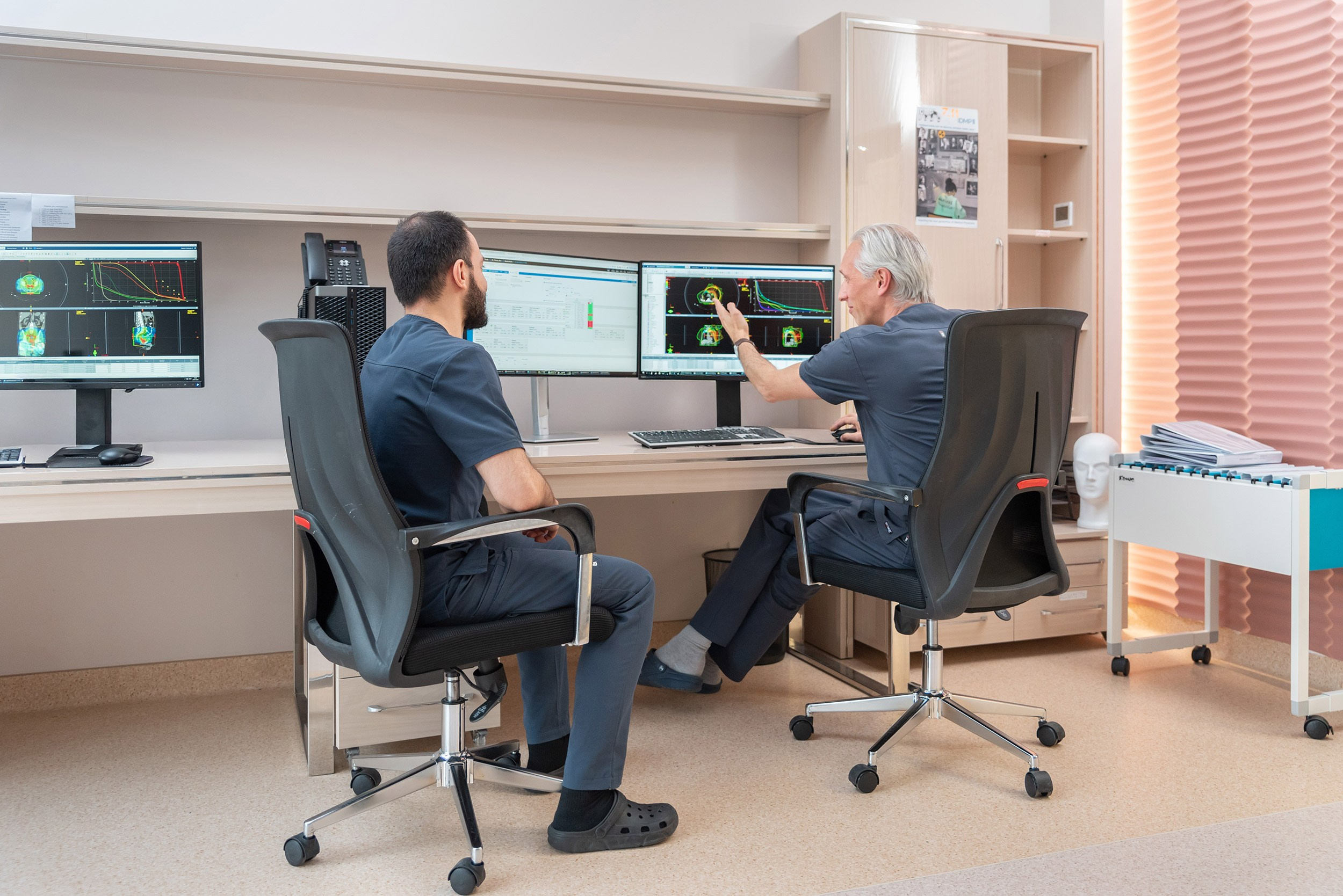 Erebuni Radiotherapy Center. Լուսանկարիչ քաղաք Երևանում