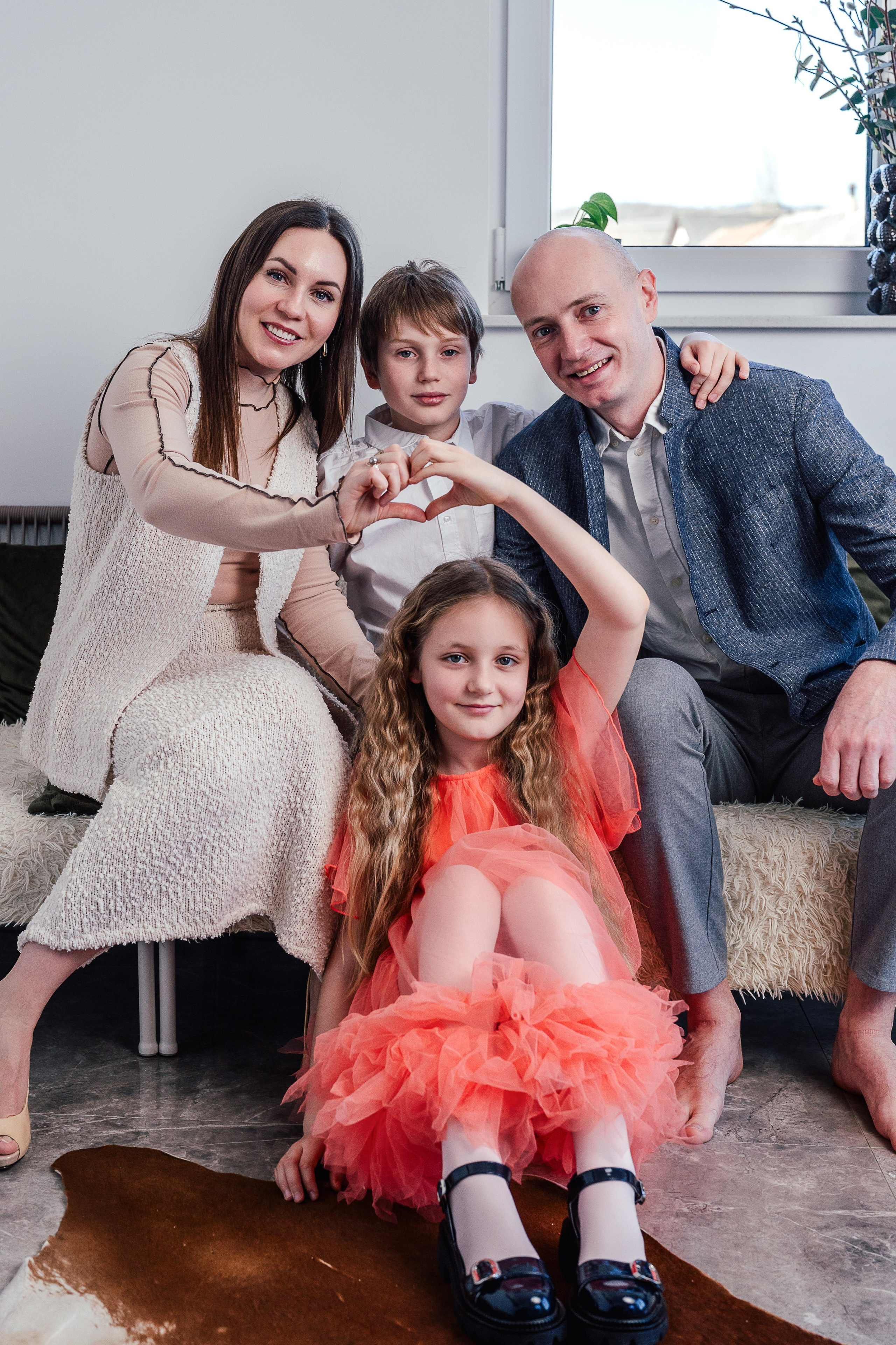 Family home shooting. Family, conceptual women portrait photograher in Geneva, Switzerland